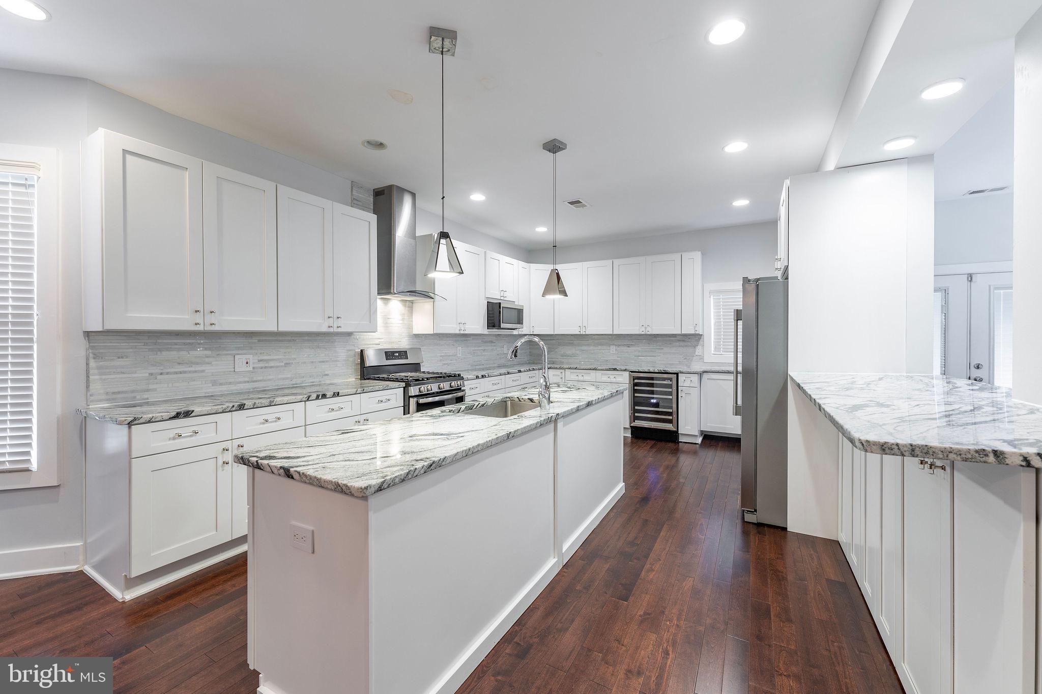 1304 Franklin St NE