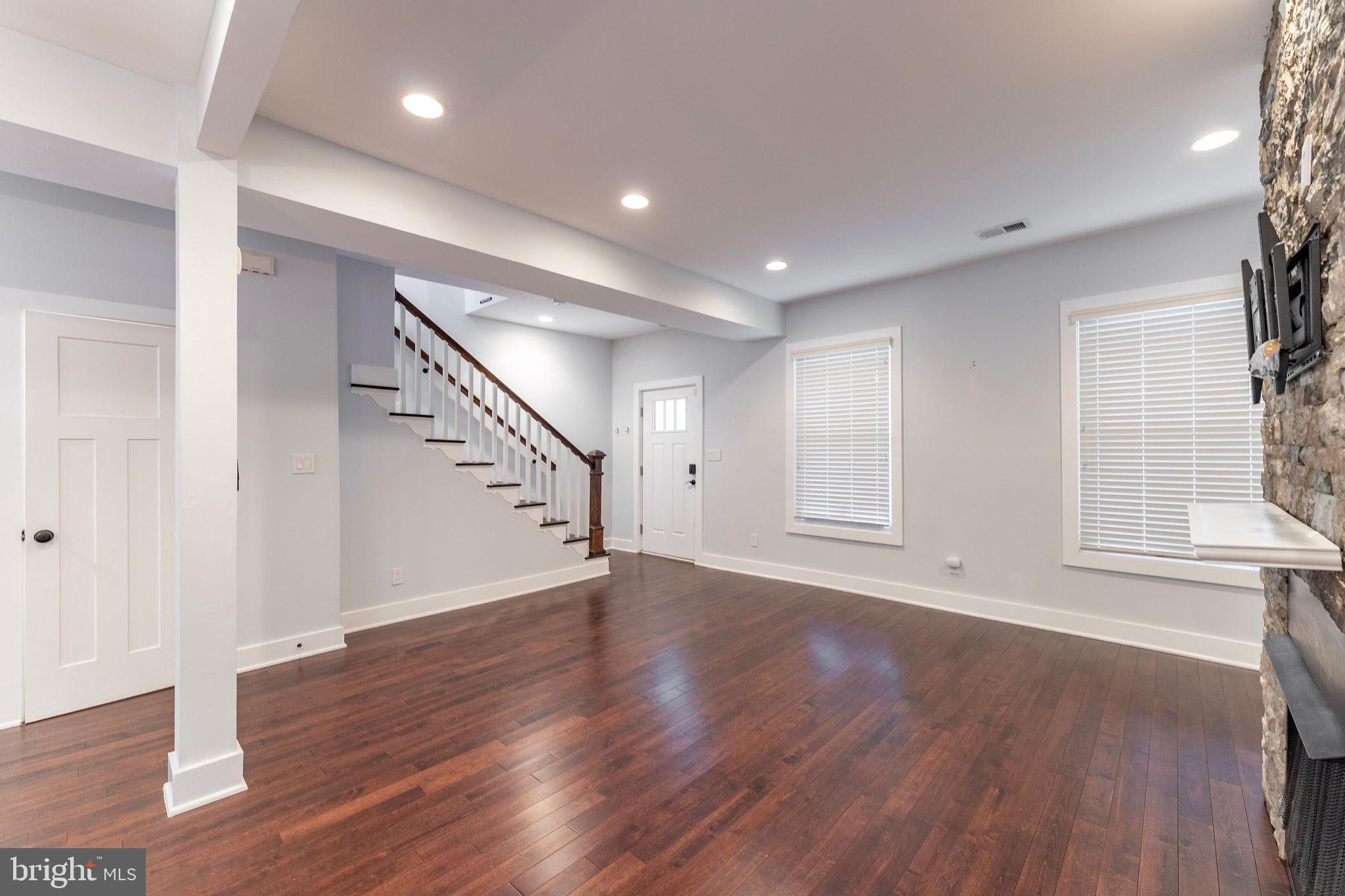 1304 Franklin St NE