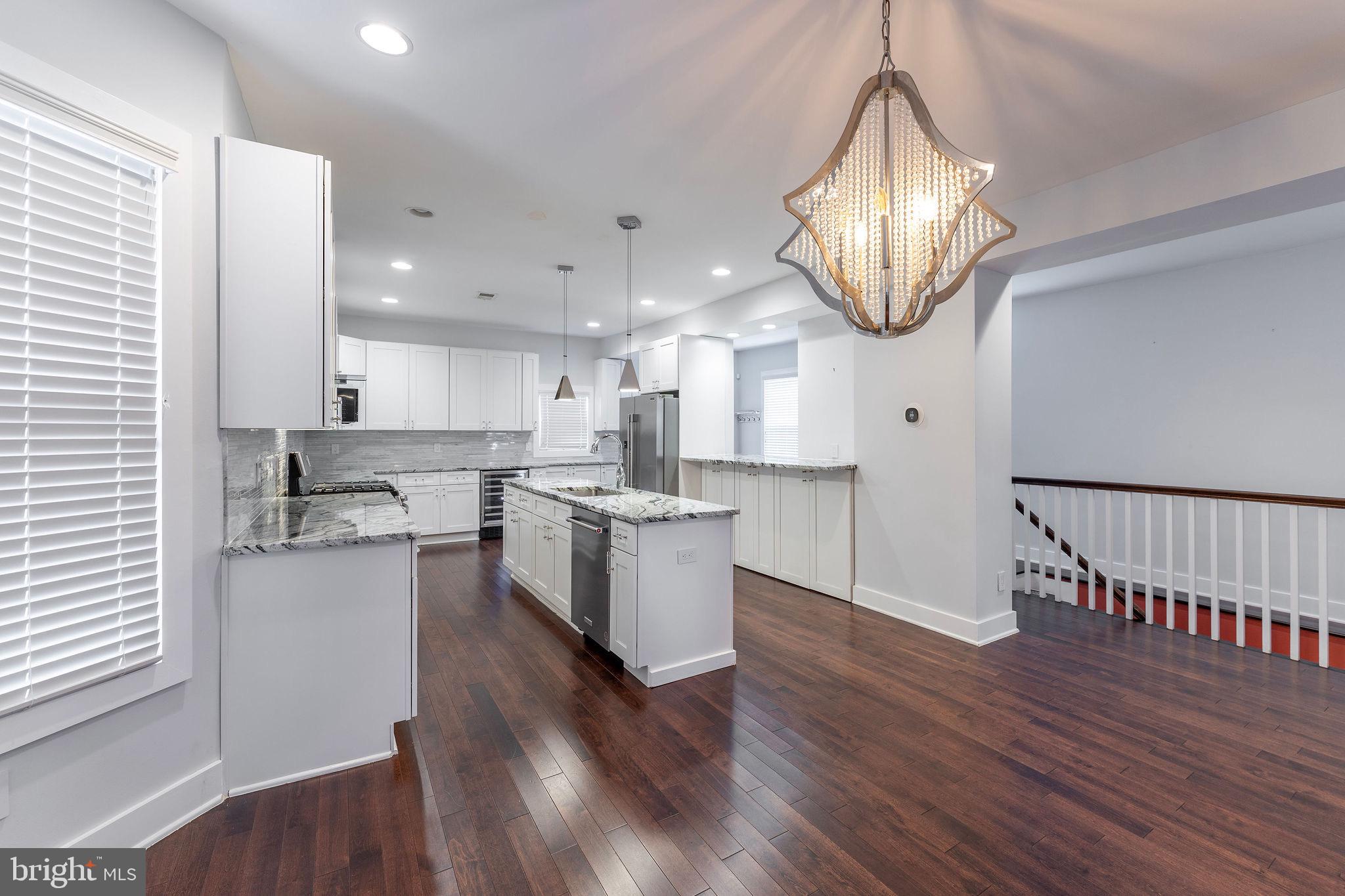 1304 Franklin St NE