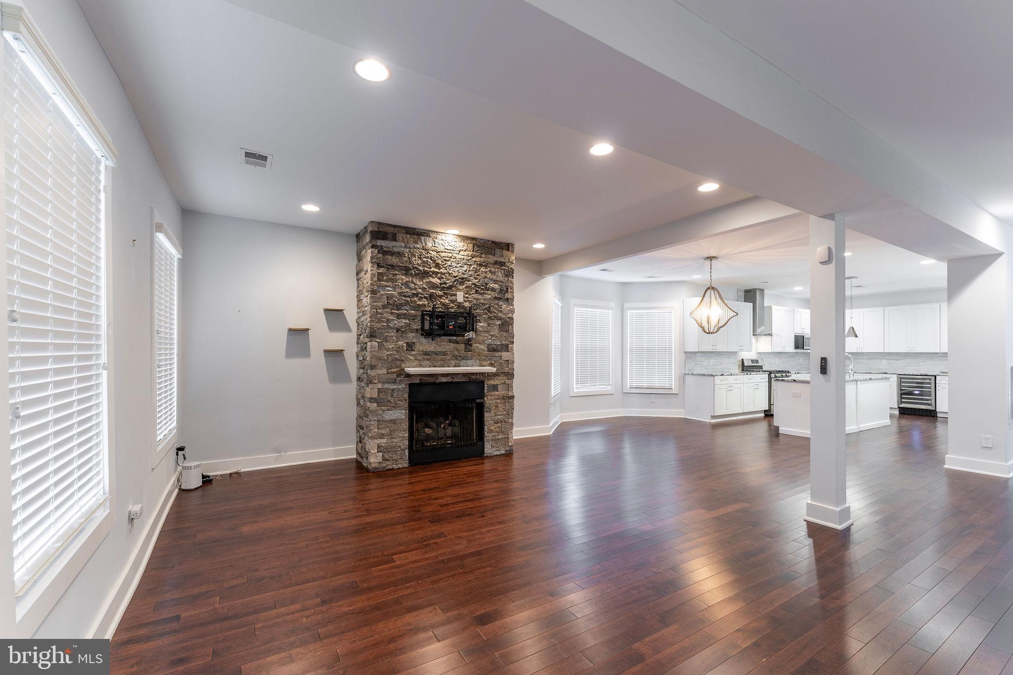 1304 Franklin St NE