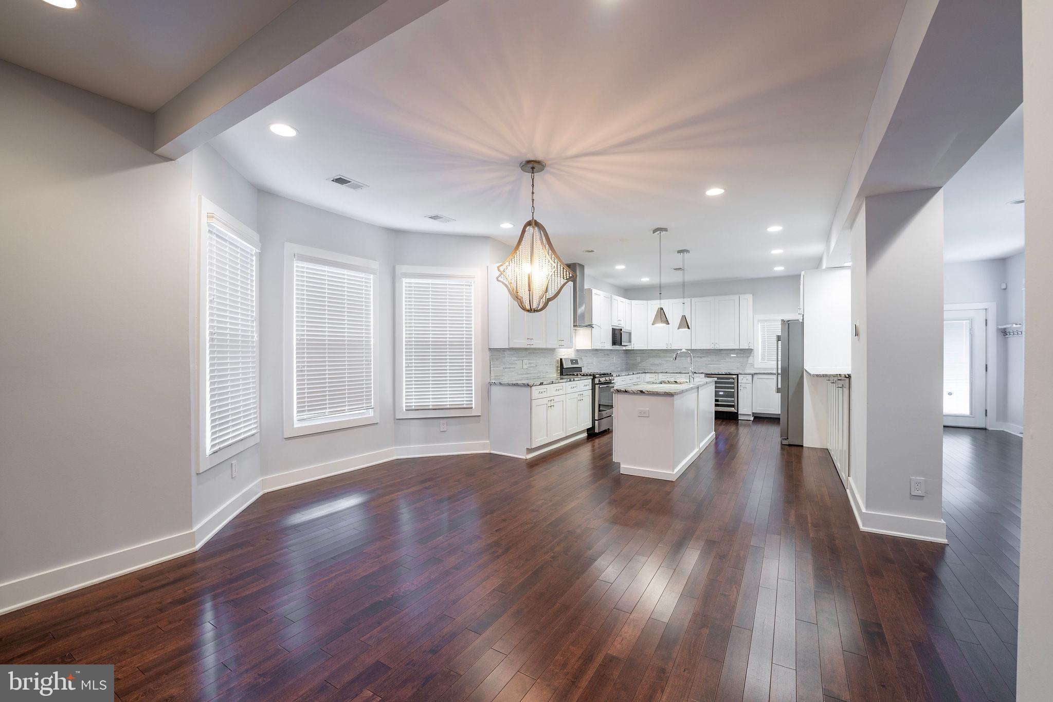 1304 Franklin St NE