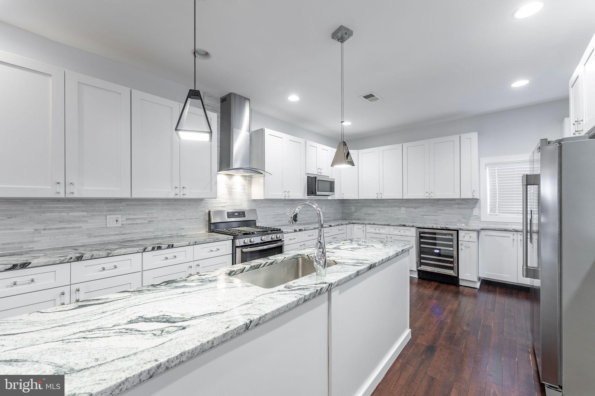 1304 Franklin St NE