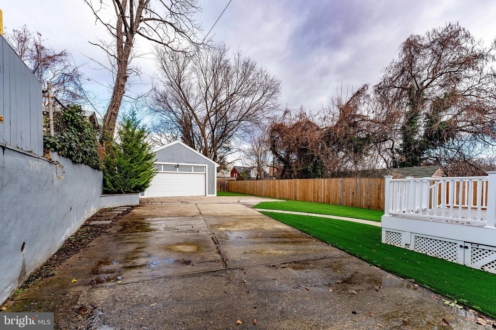 1304 Franklin St NE