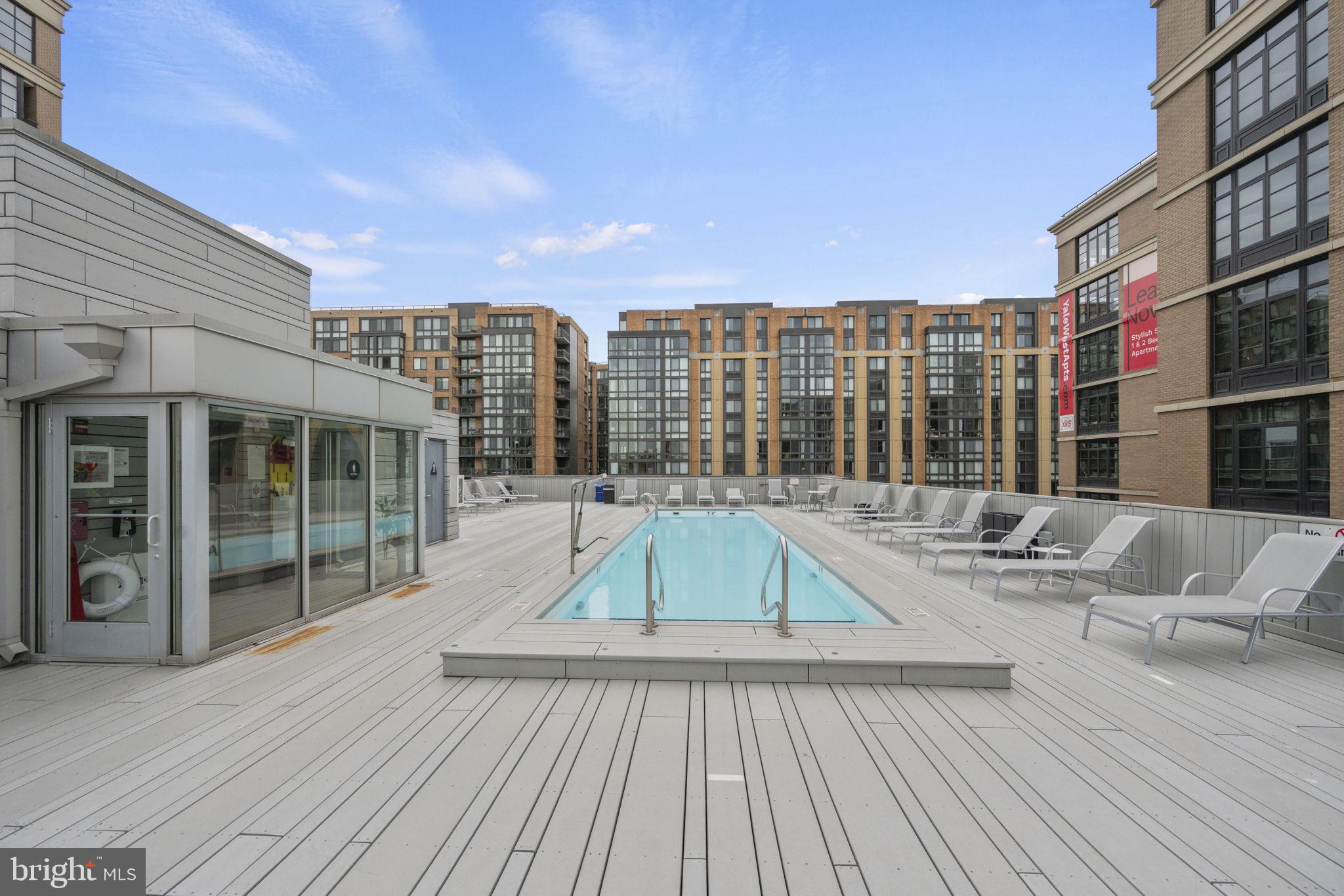 437 New York Ave NW #324