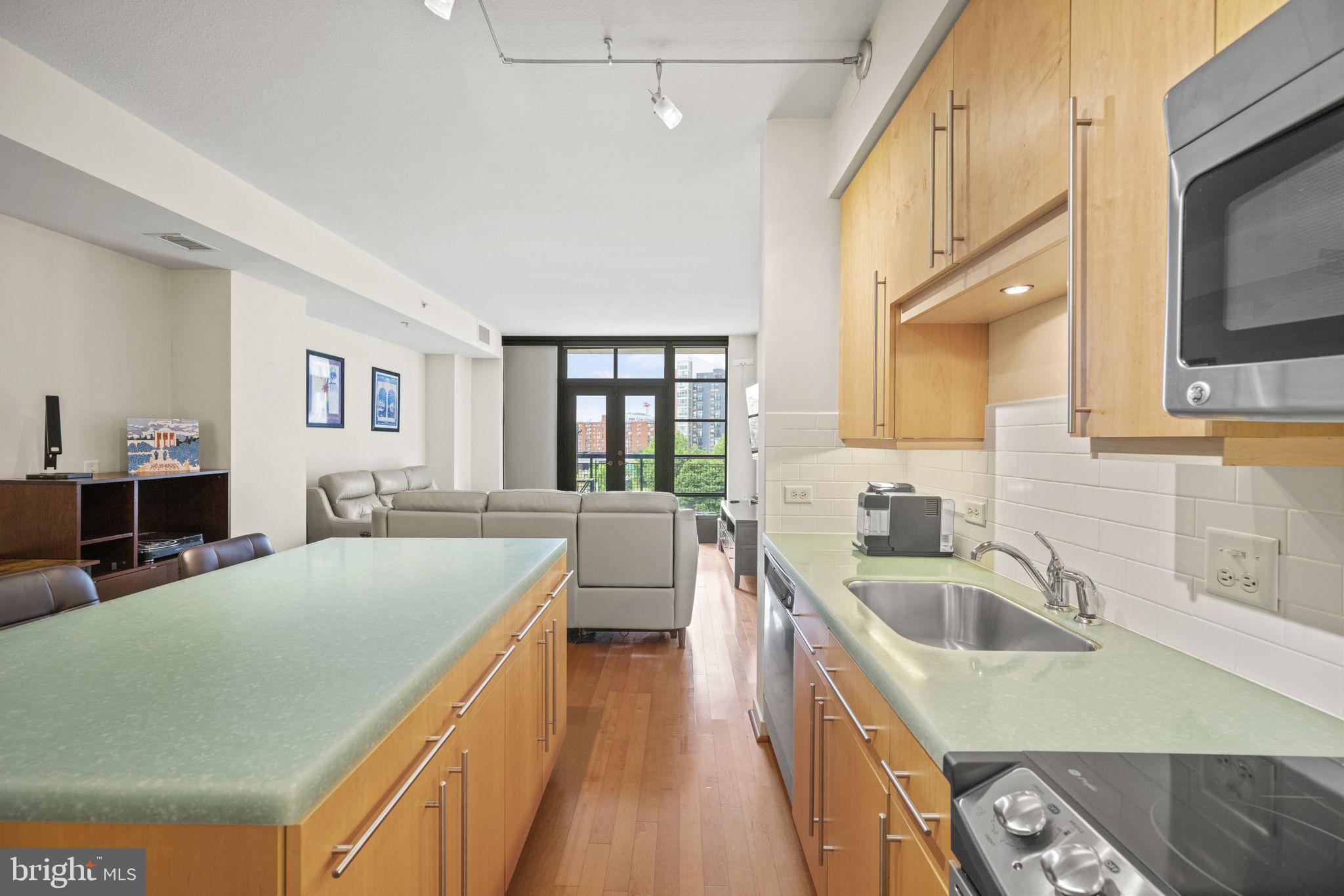 437 New York Ave NW #324