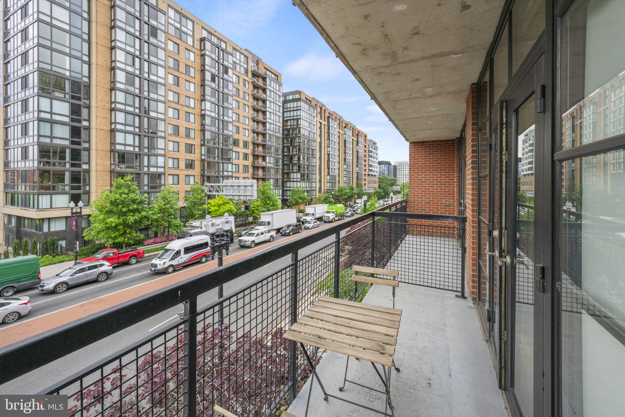 437 New York Ave NW #324