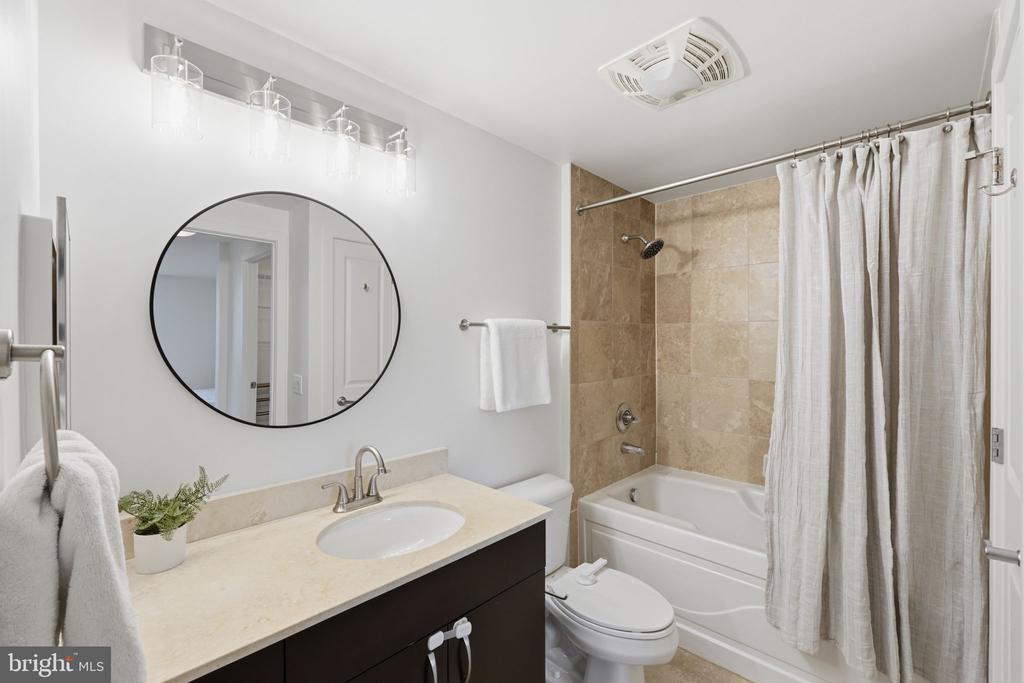 475 K STREET NW Unit: 710