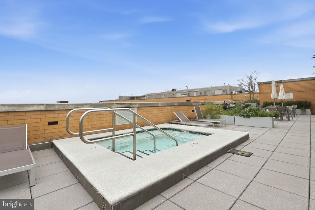 475 K STREET NW Unit: 710