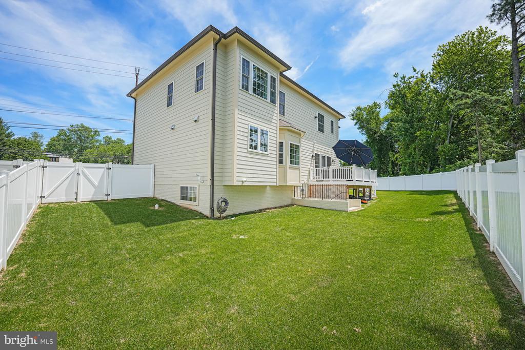 1029 E Randolph Rd