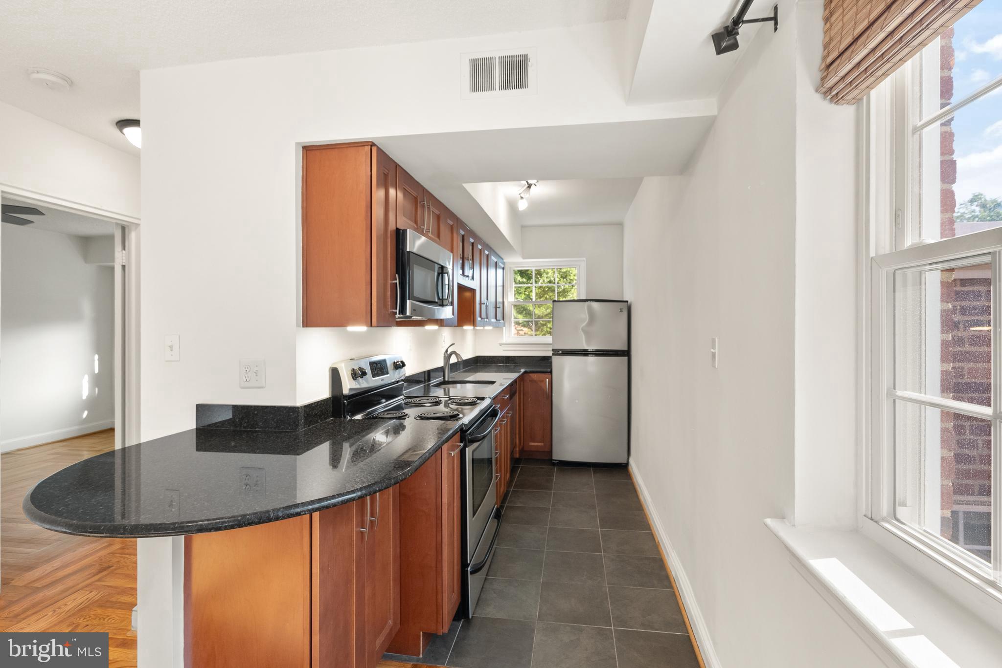 1305 N Ode St #322