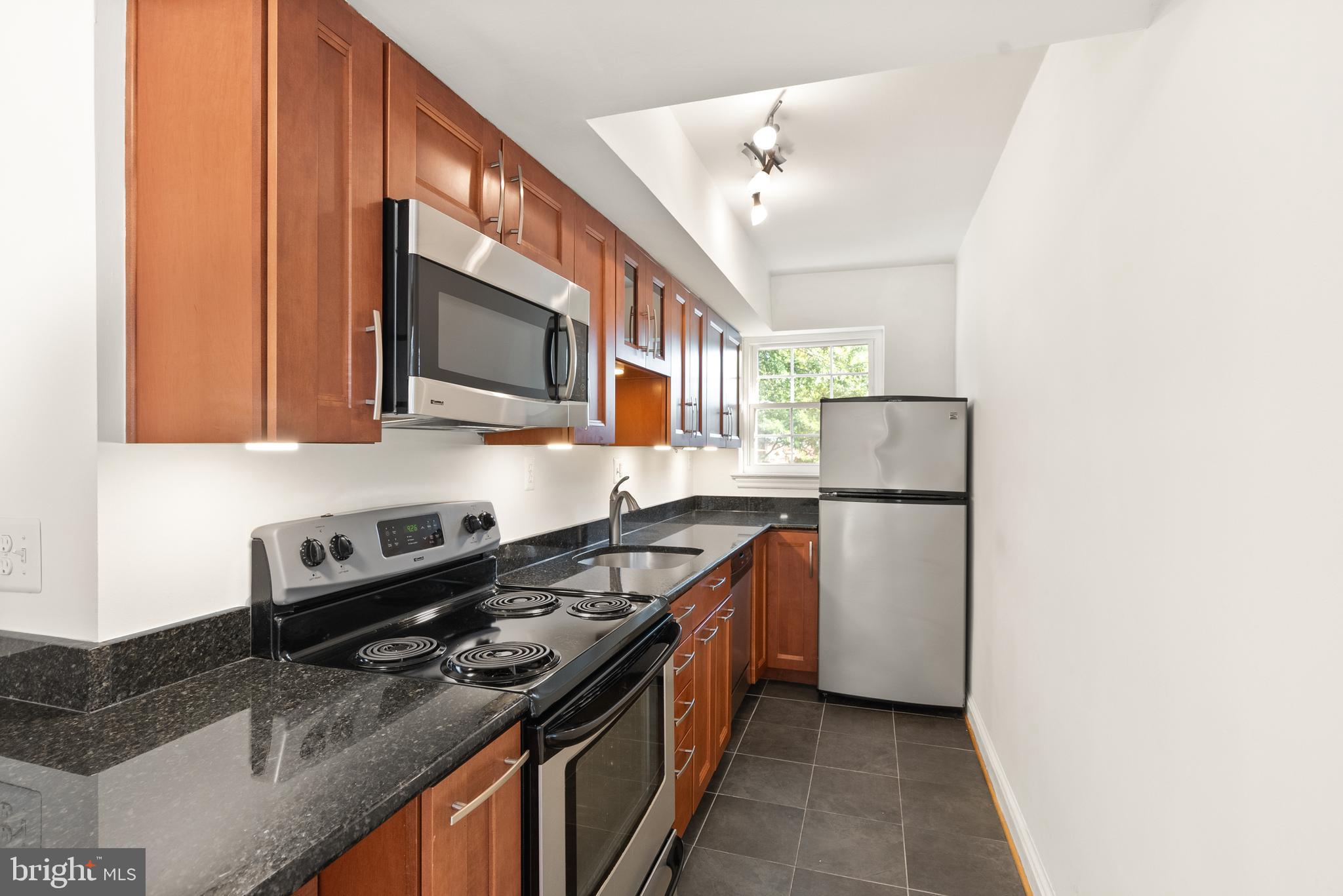 1305 N Ode St #322