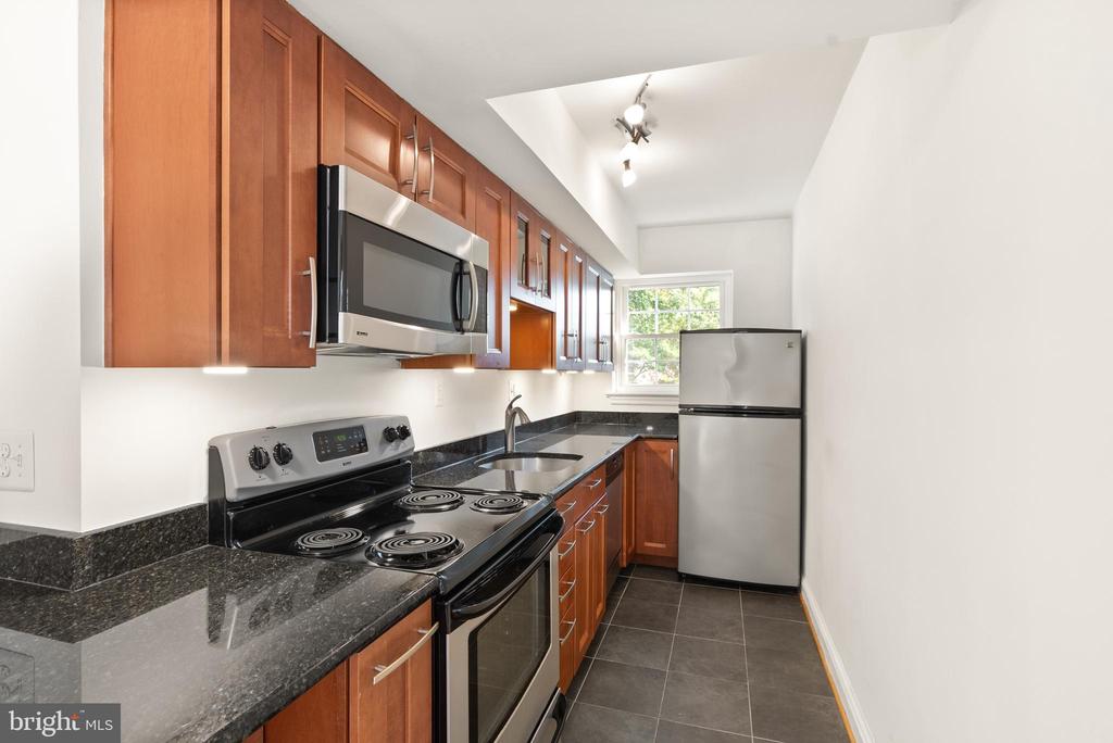 1305 N Ode St #322