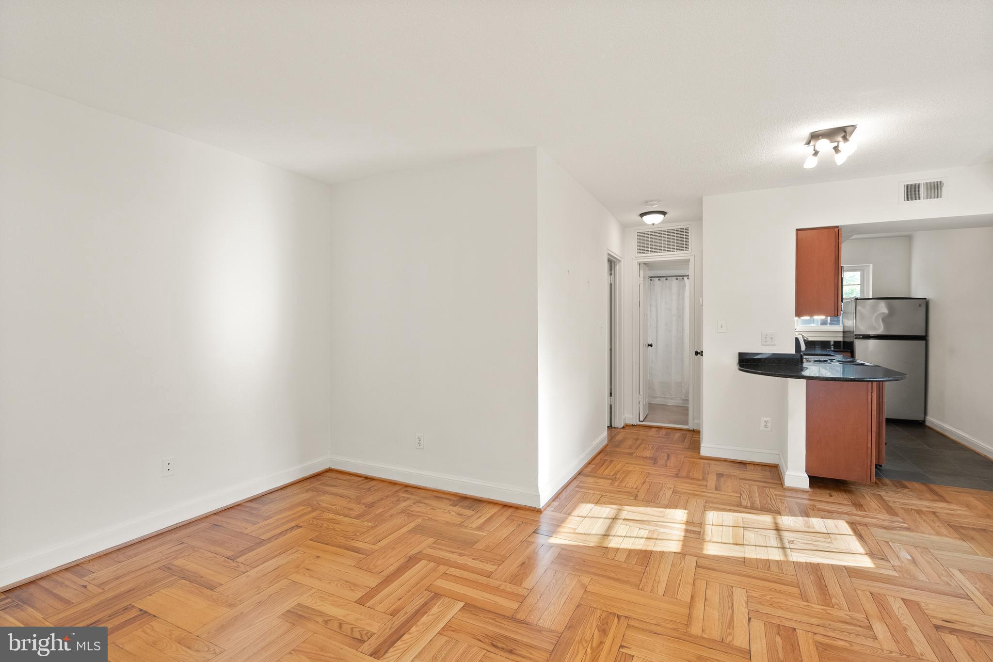 1305 N Ode St #322
