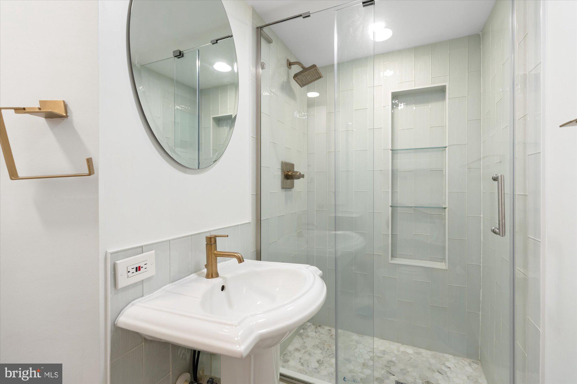 6115 WASHINGTON BOULEVARD