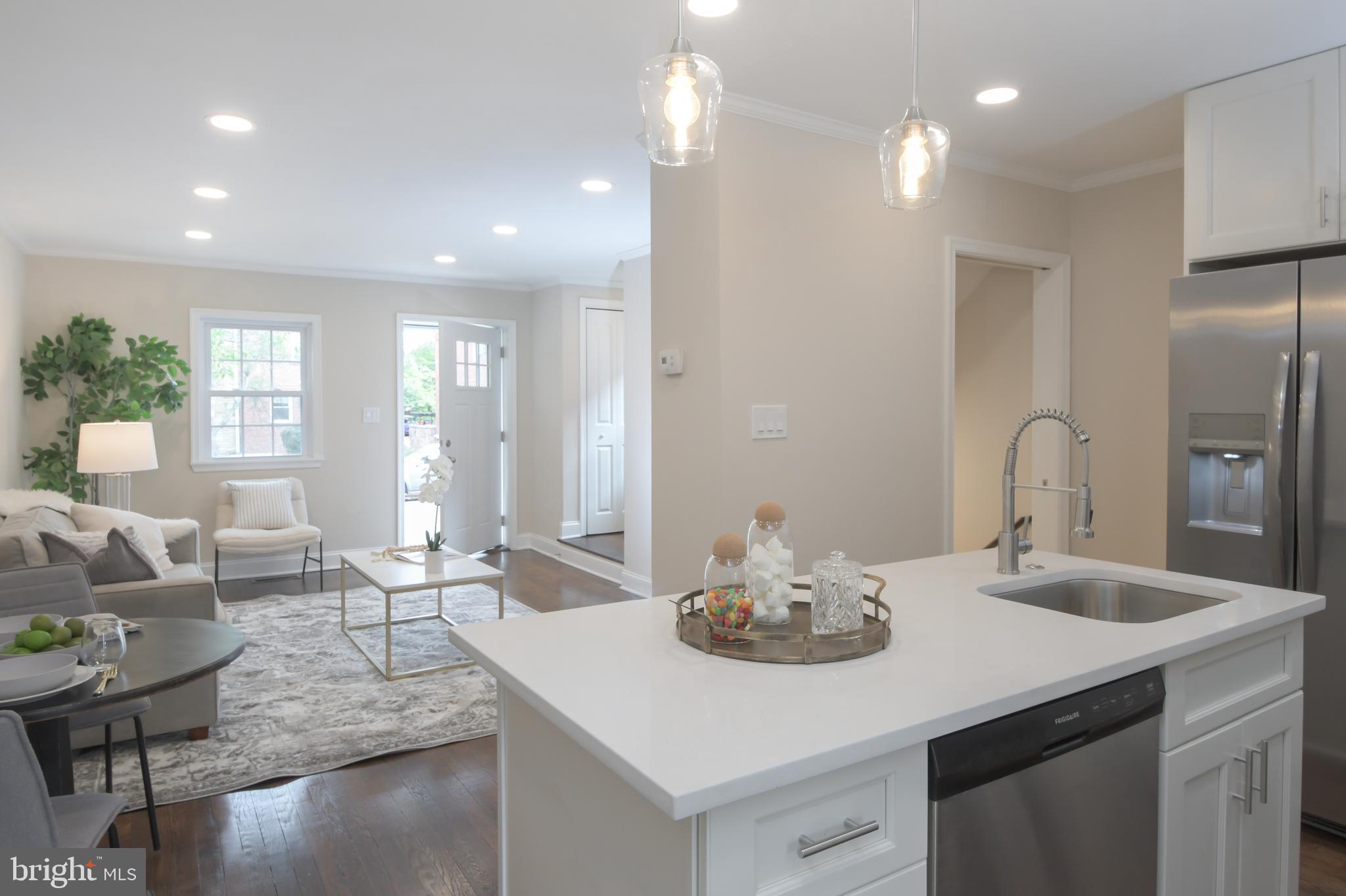 527 E Alexandria Ave