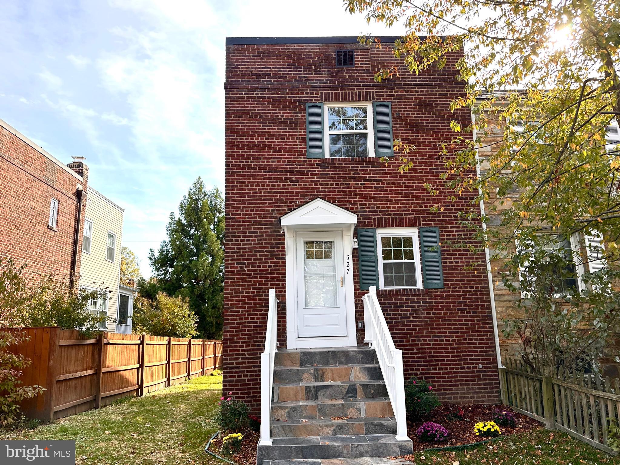 527 E Alexandria Ave