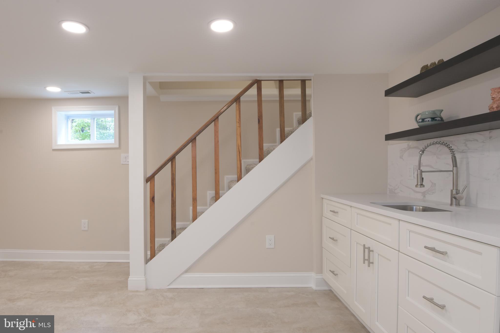 527 E Alexandria Ave