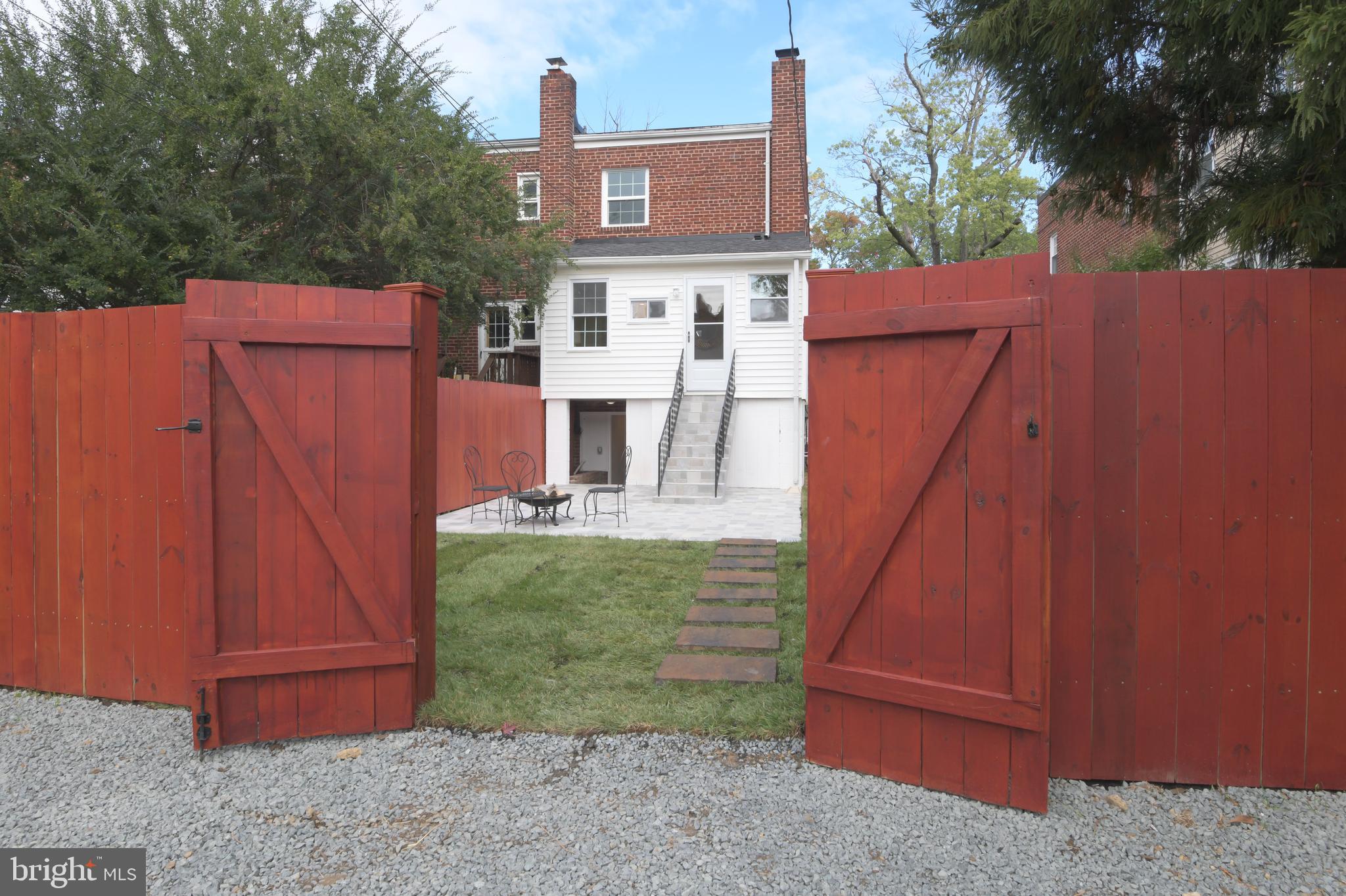 527 E Alexandria Ave