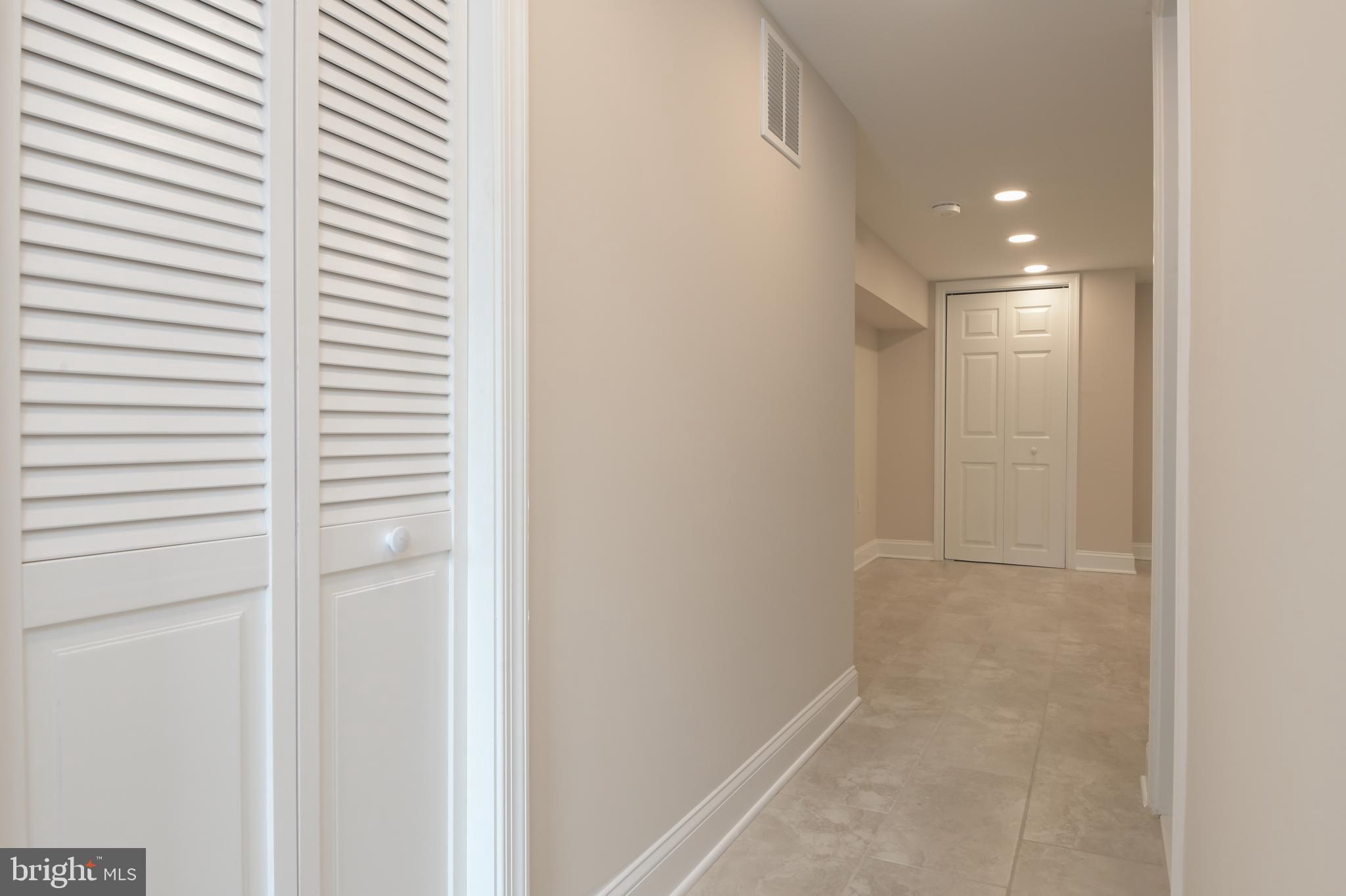 527 E Alexandria Ave