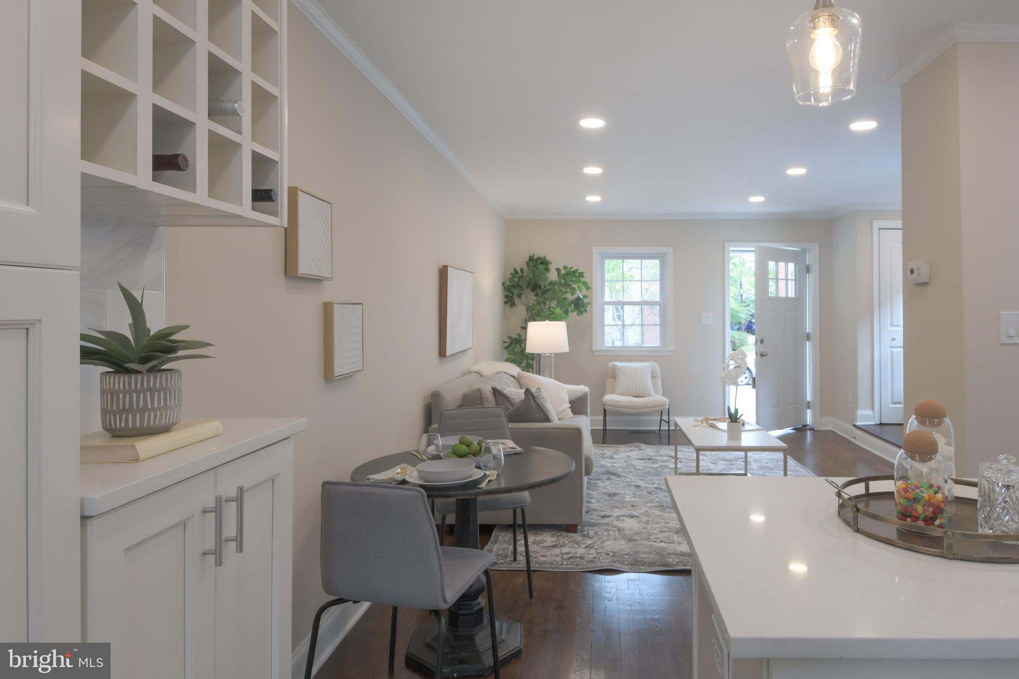 527 E Alexandria Ave