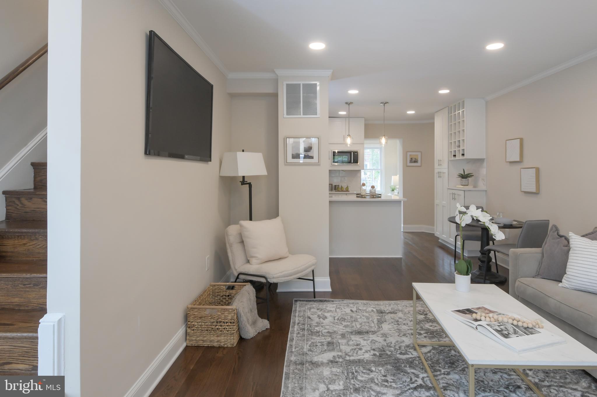 527 E Alexandria Ave