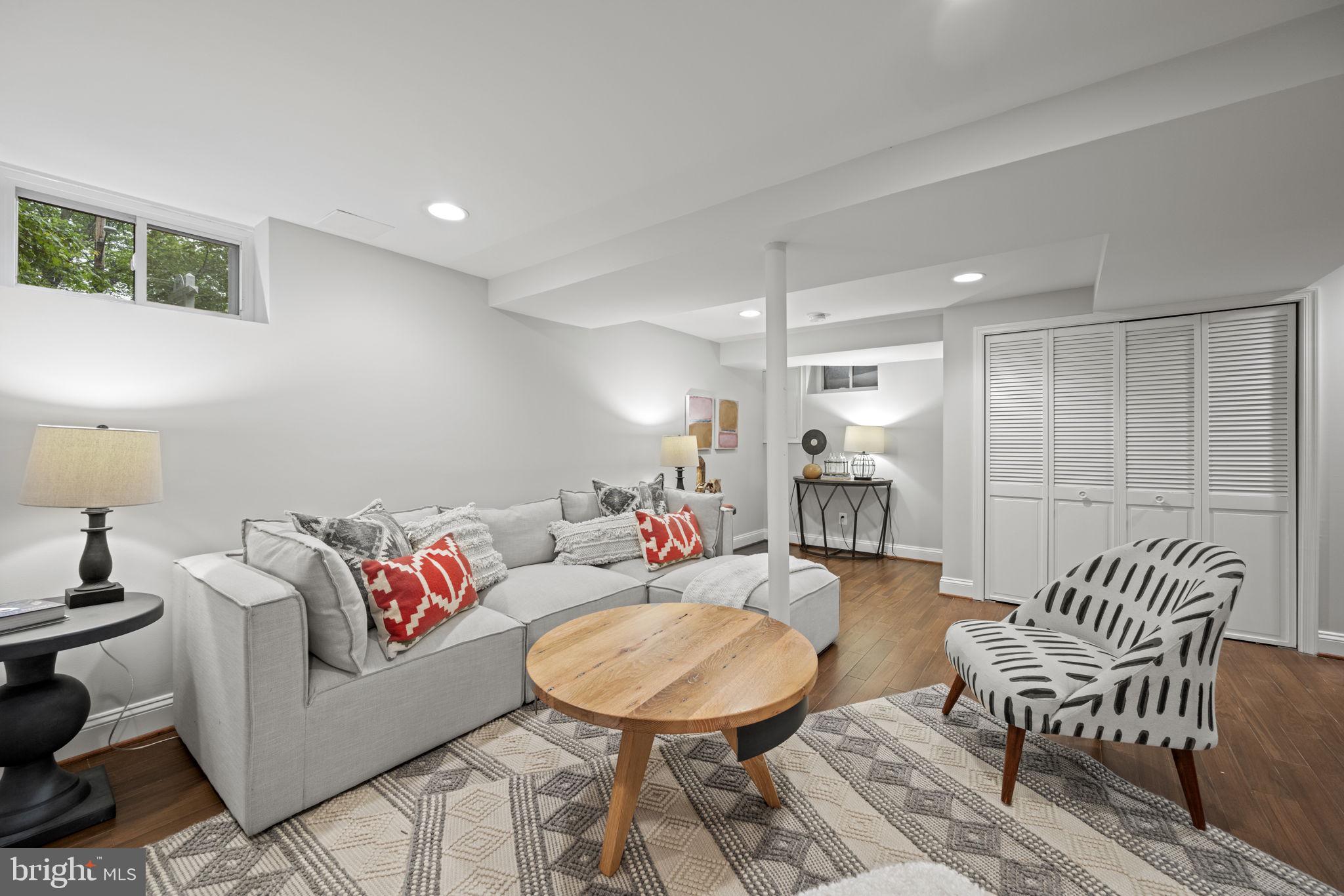 123 Moncure Dr