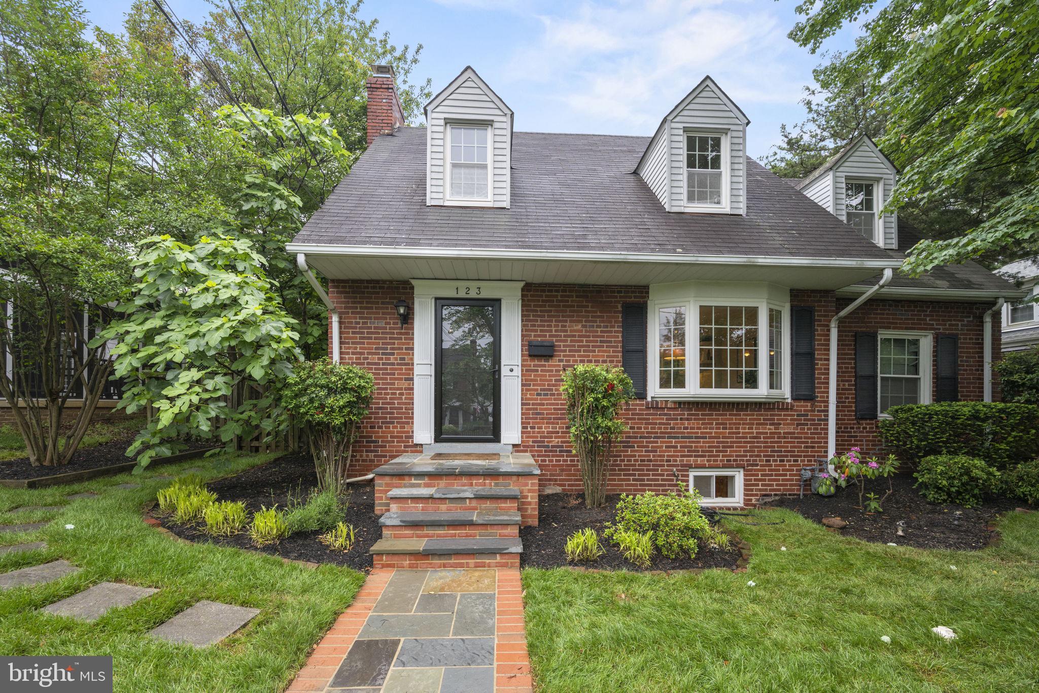 123 Moncure Dr