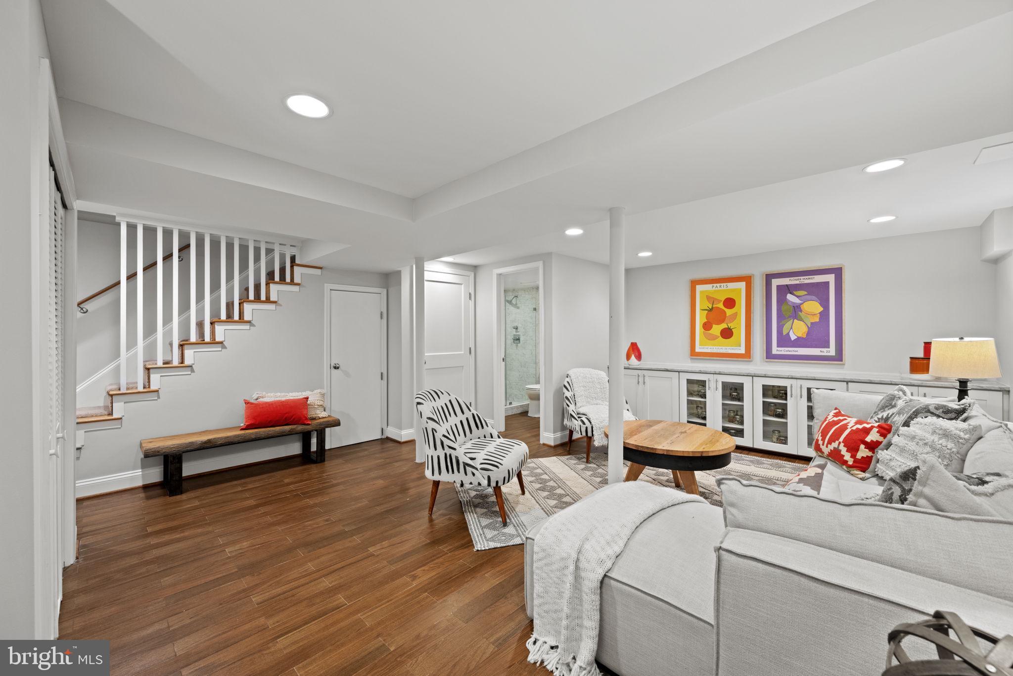 123 Moncure Dr