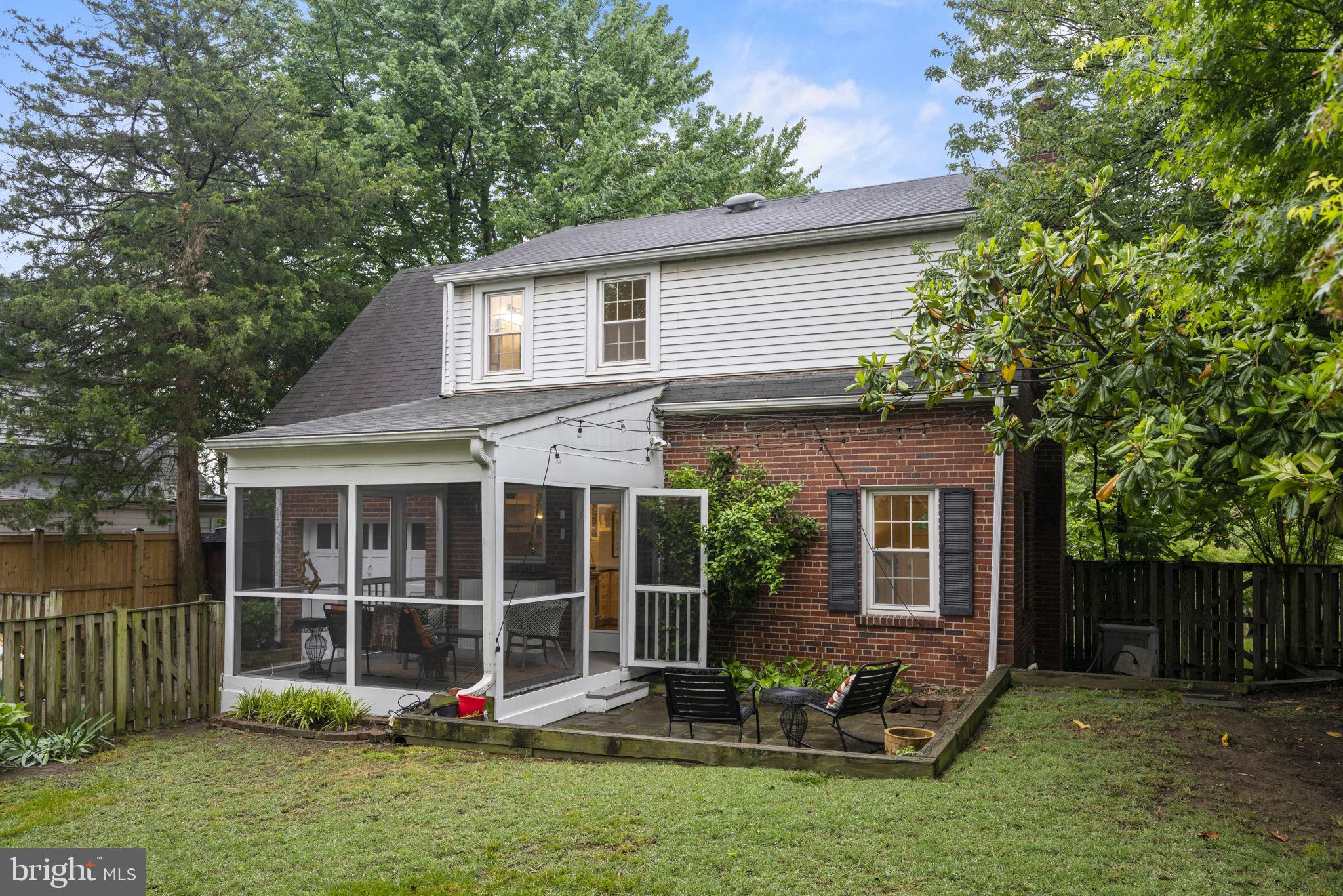 123 Moncure Dr