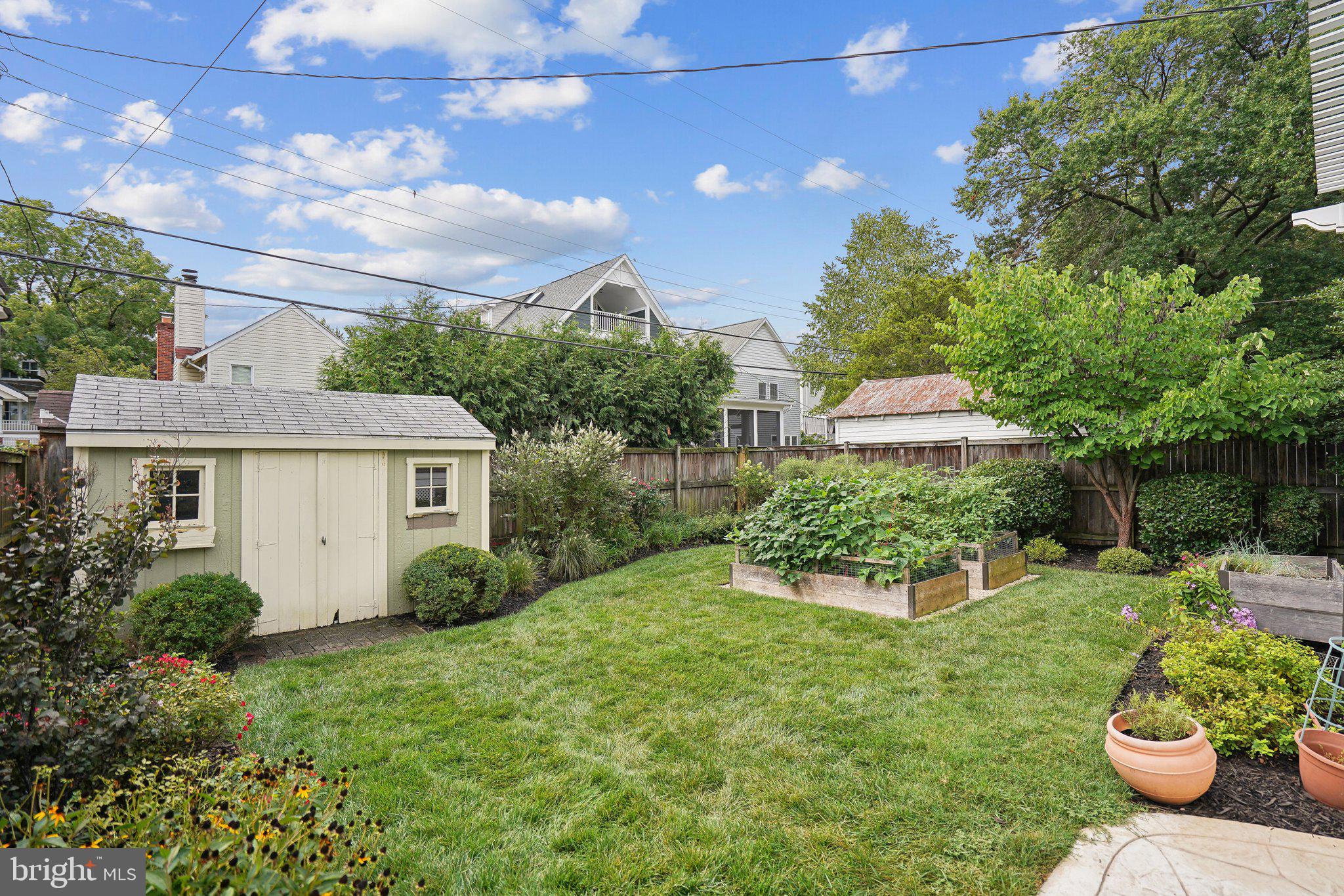 31 E Maple St