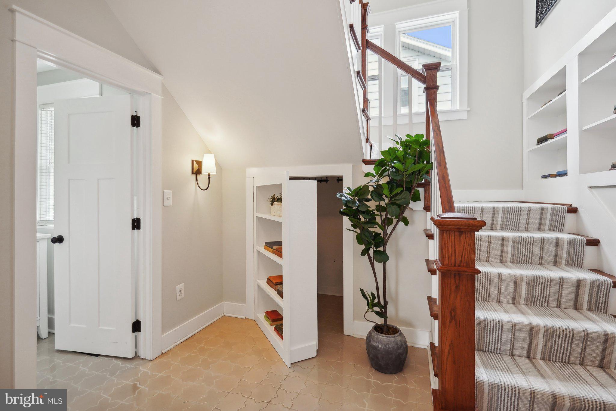 31 E Maple St