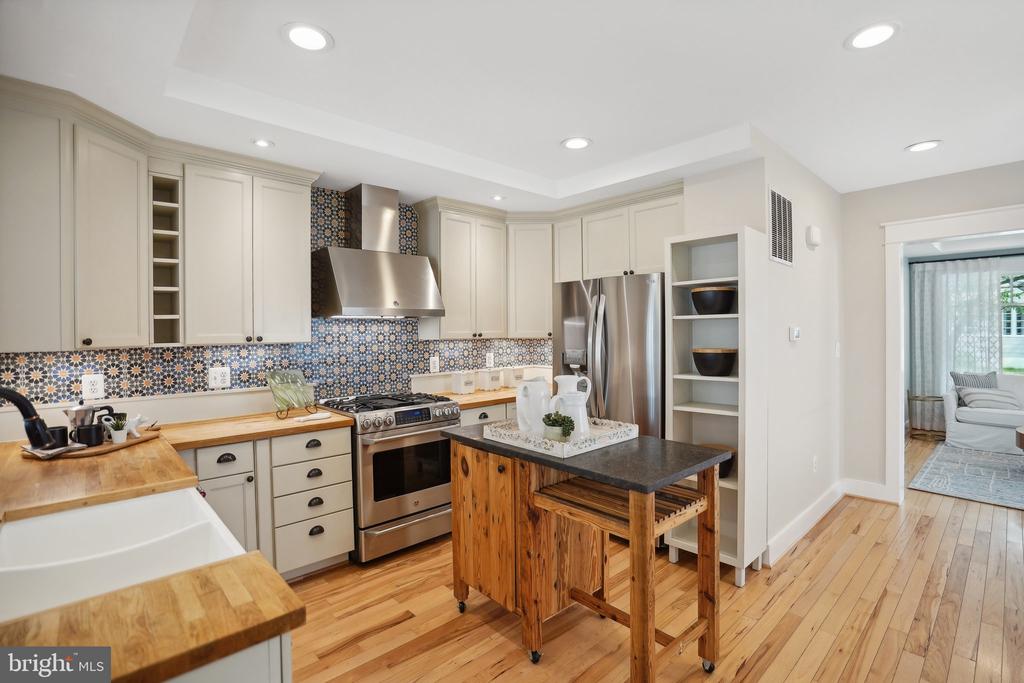 31 E Maple St
