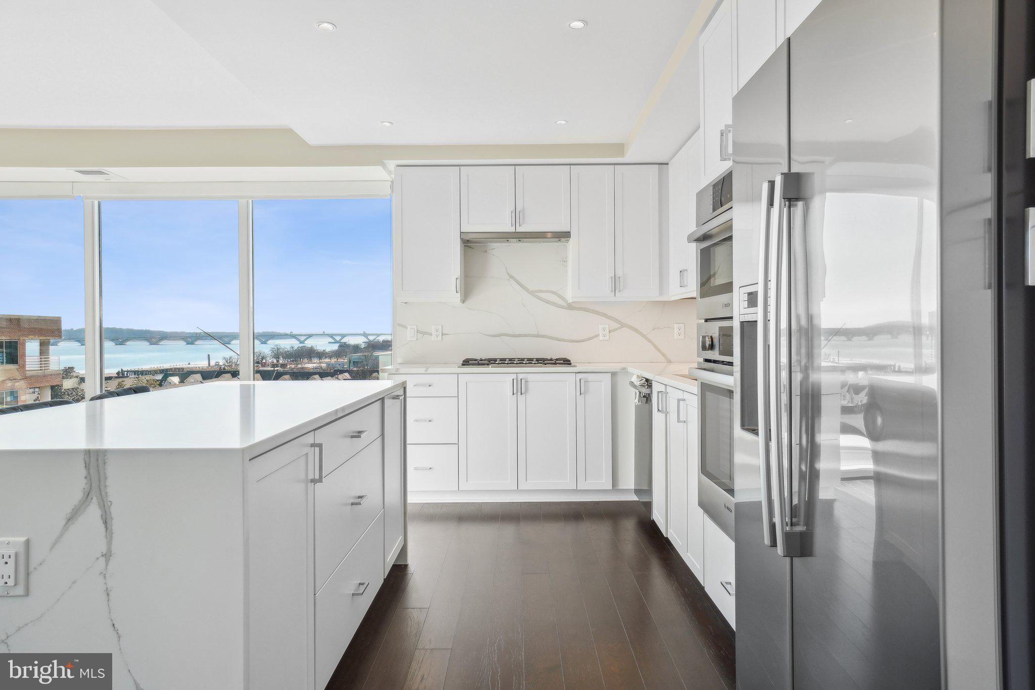 925 N Fairfax St #601