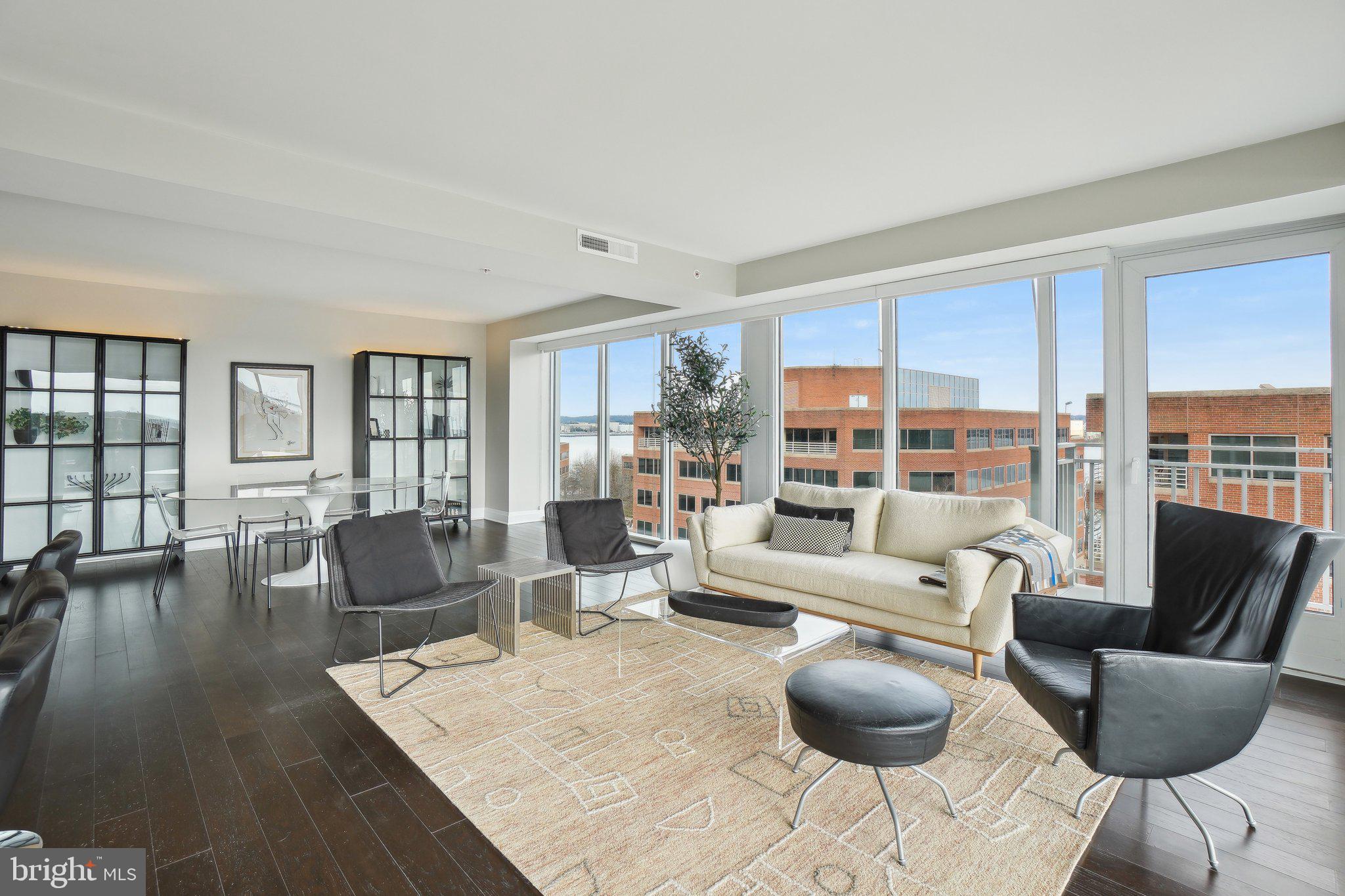 925 N Fairfax St #601
