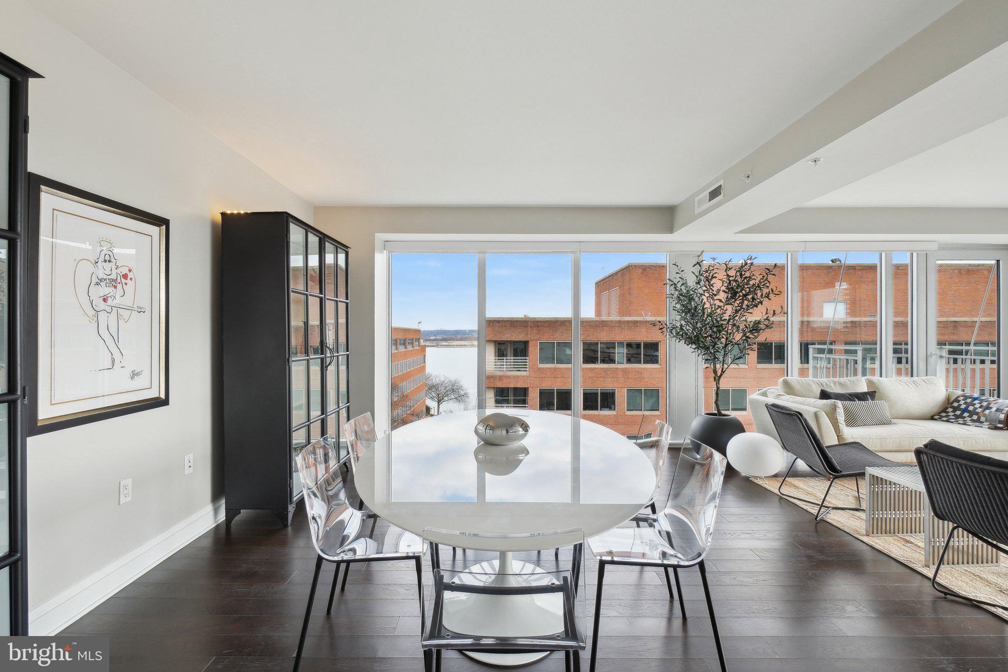 925 N Fairfax St #601