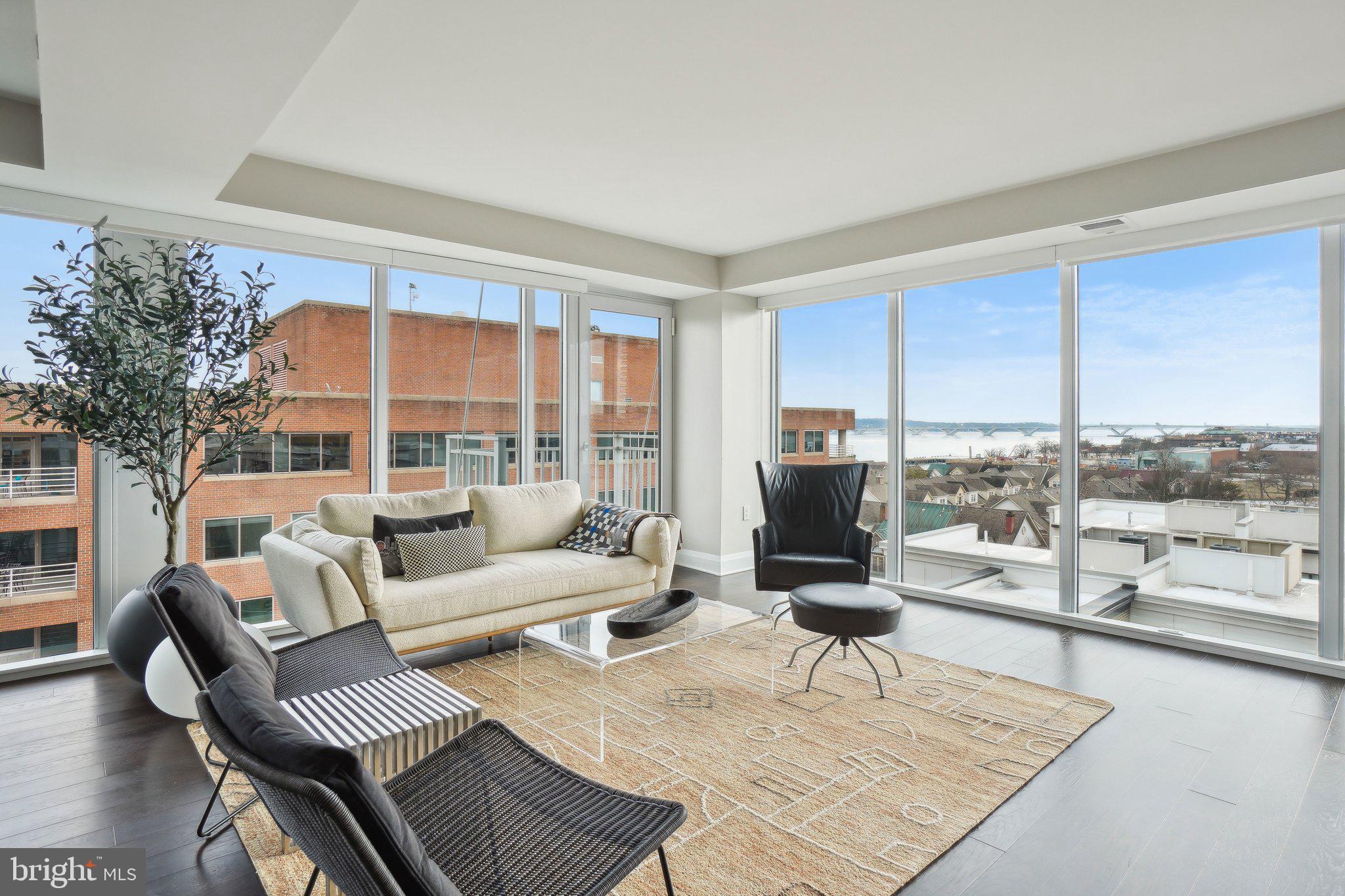 925 N Fairfax St #601