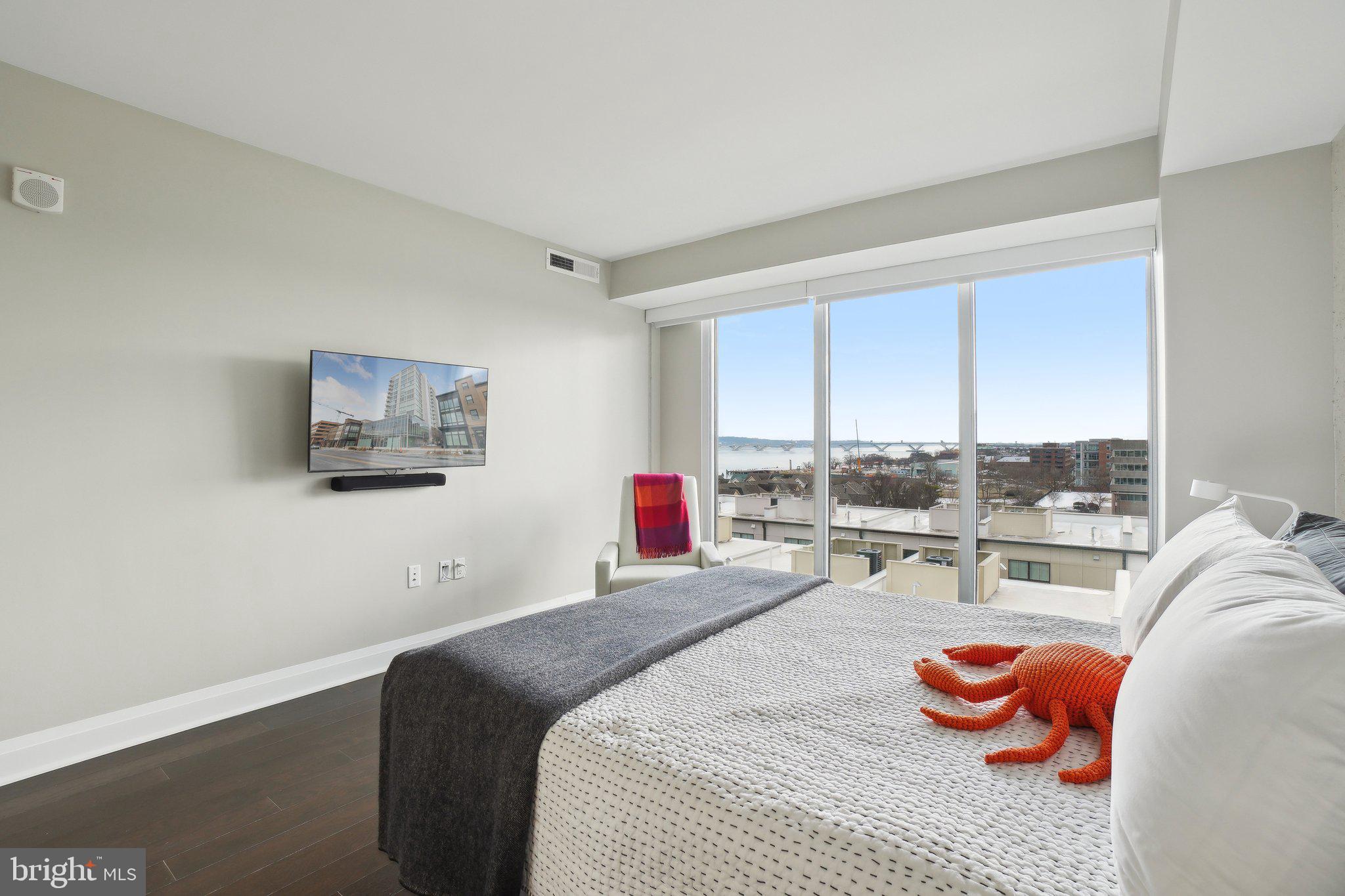 925 N Fairfax St #601