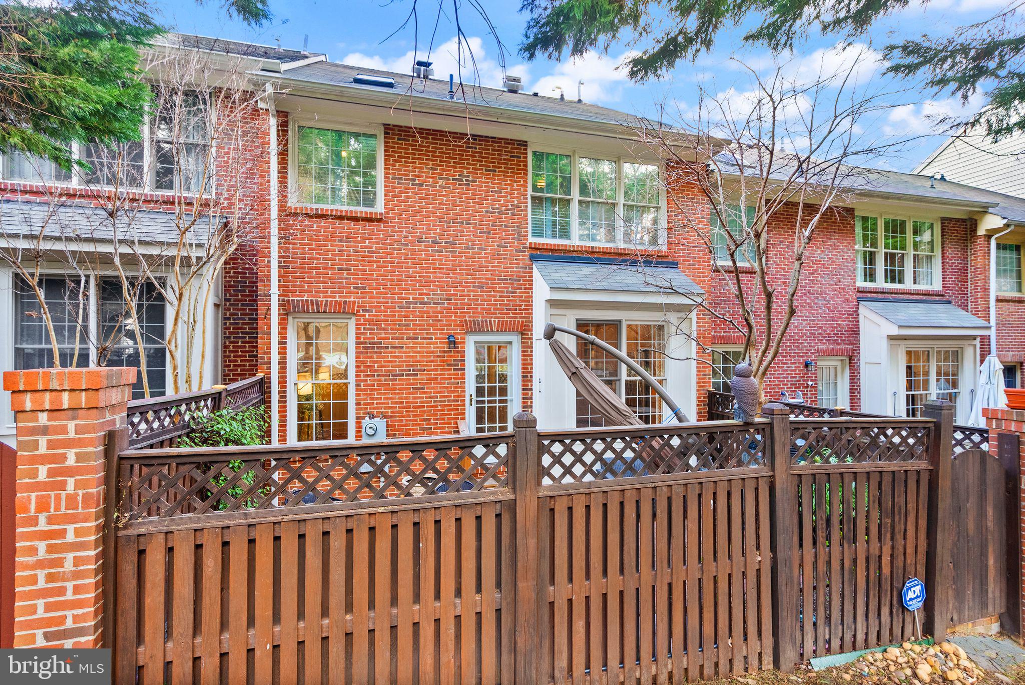 4626 Knight Pl