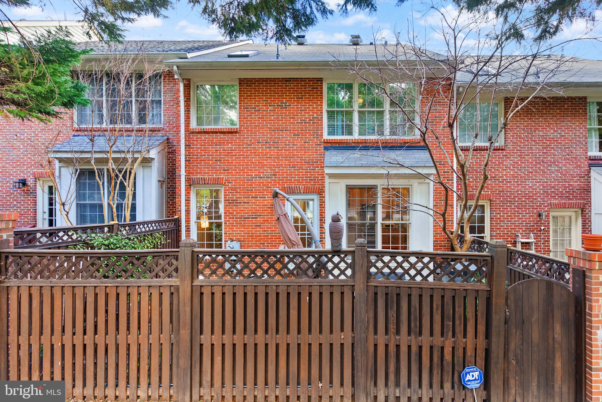 4626 Knight Pl