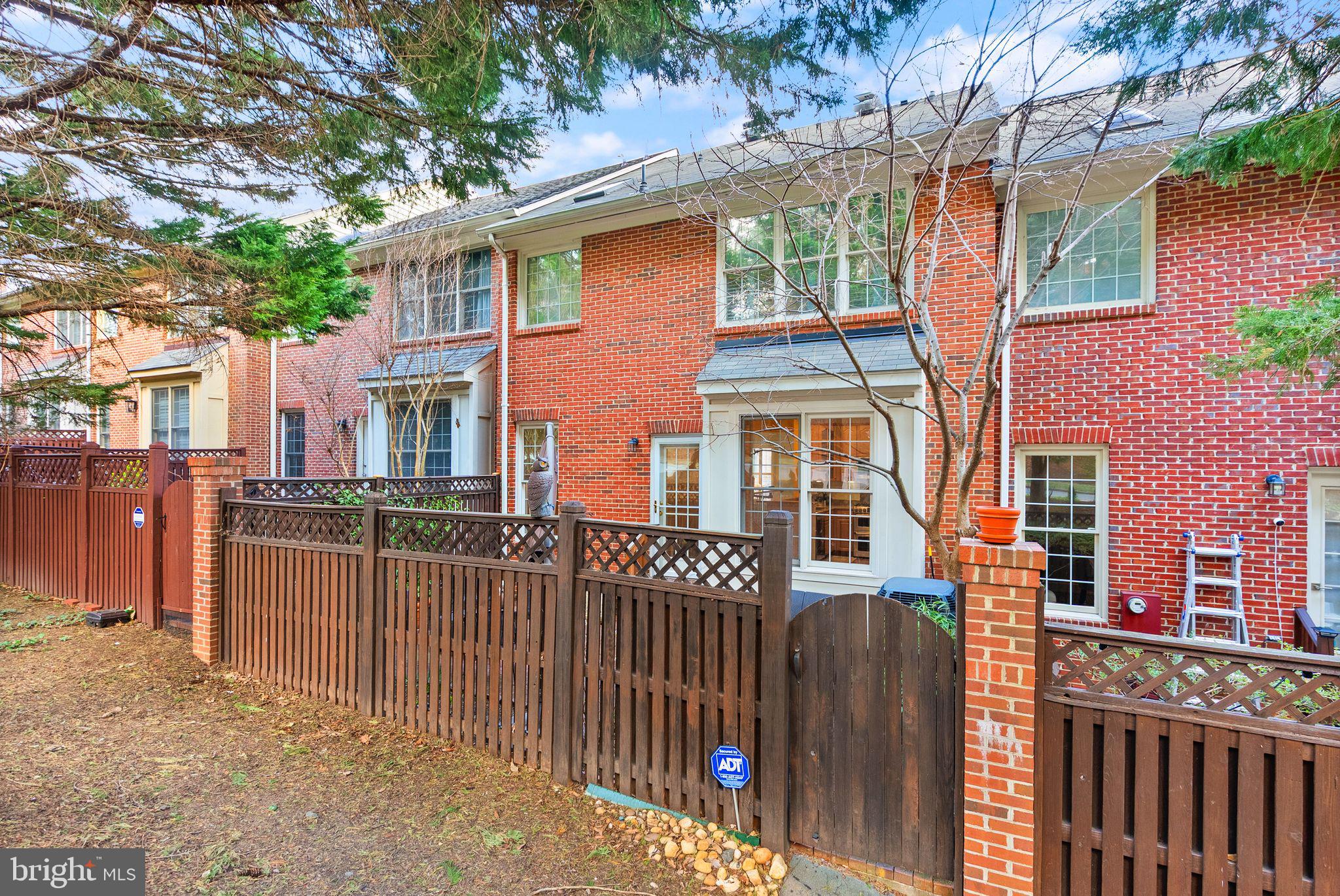 4626 Knight Pl