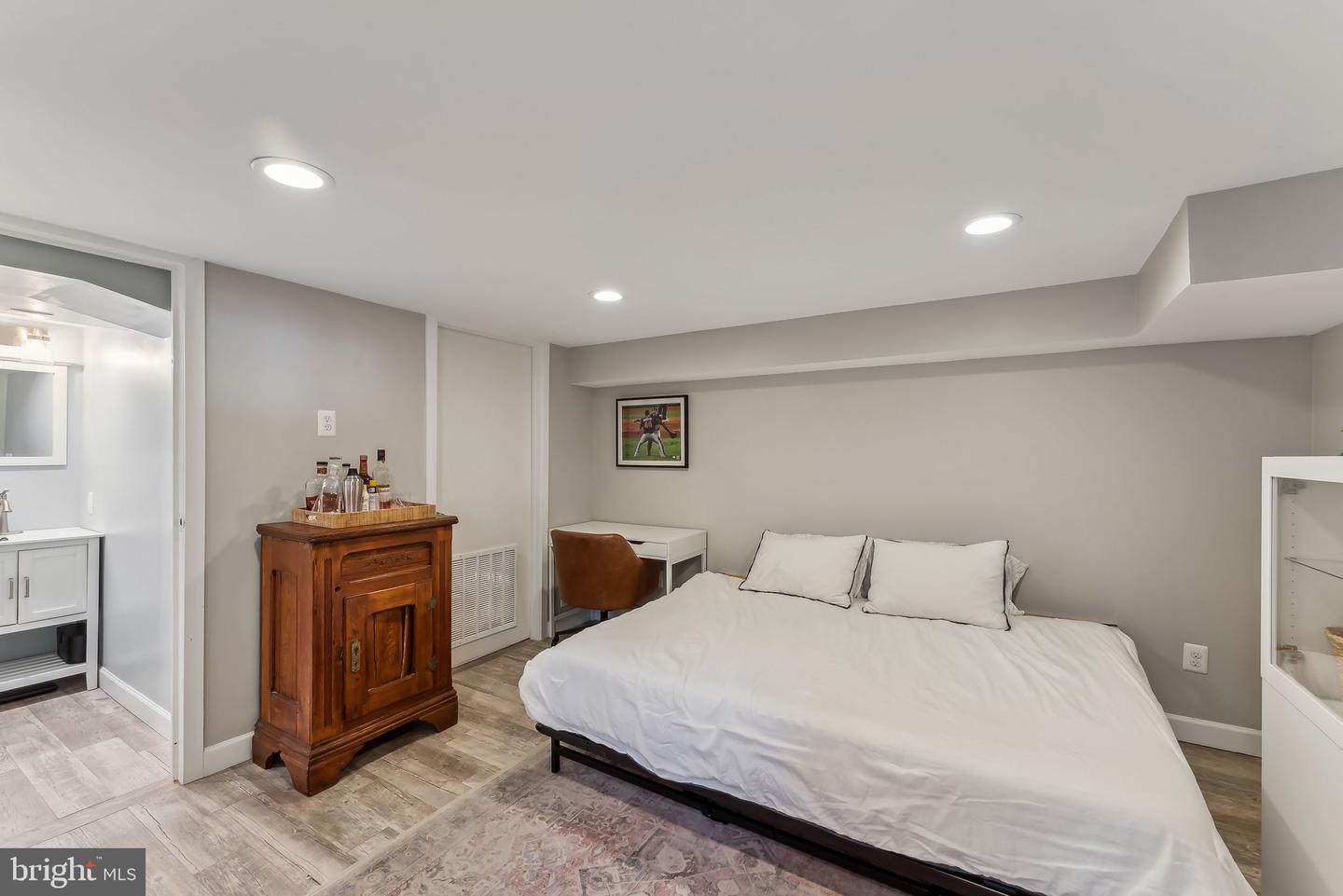 13 E Mason Ave