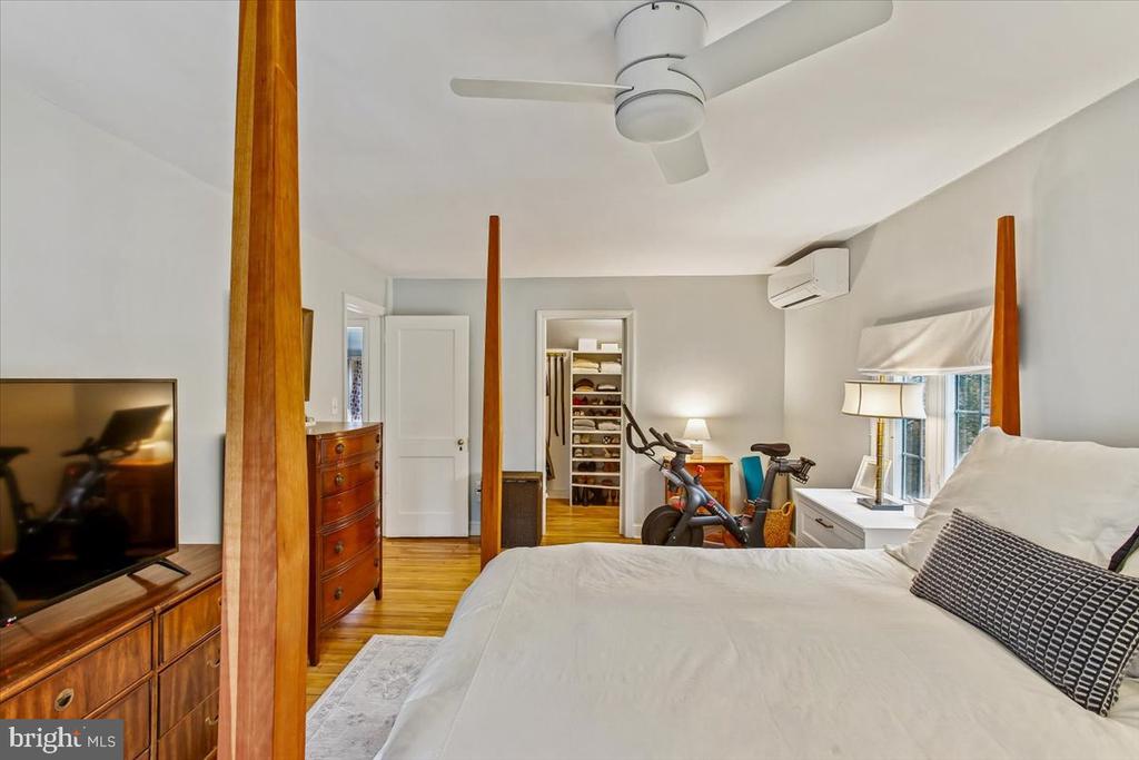 2609 DAVIS AVE.