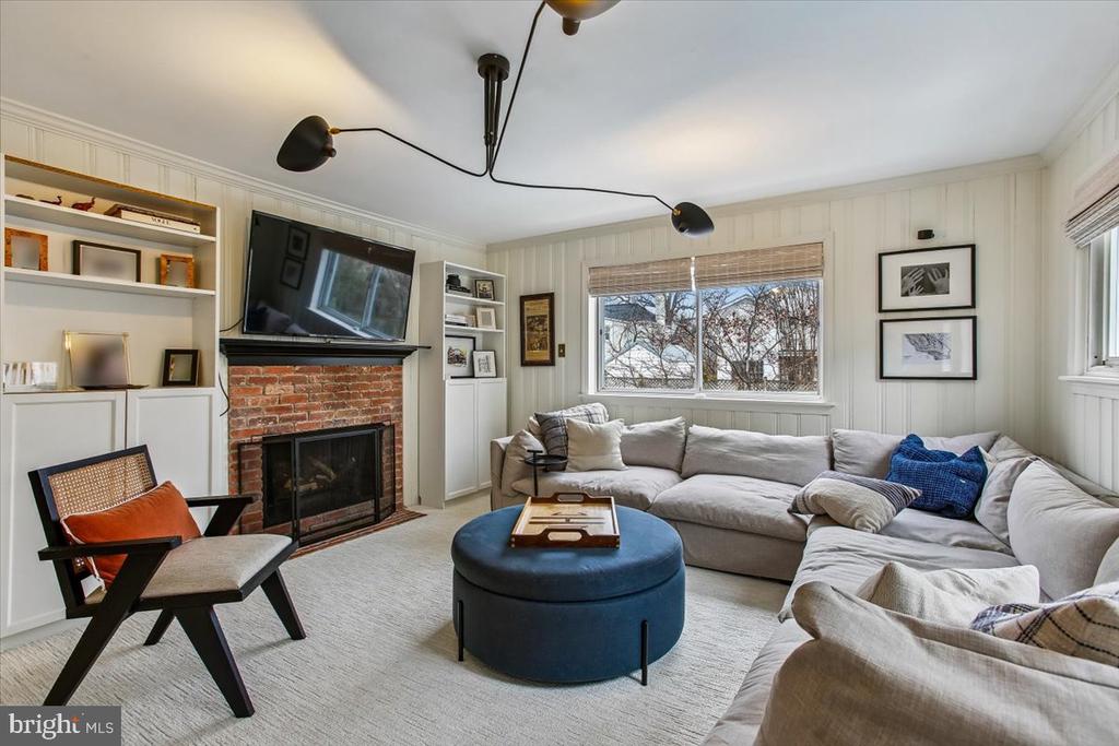 2609 DAVIS AVE.
