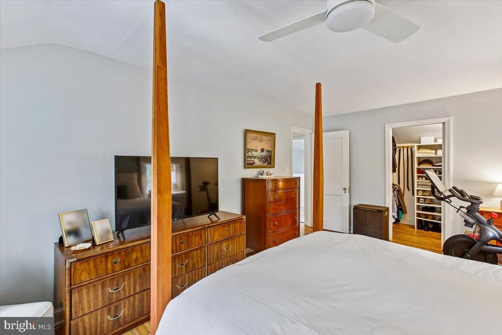 2609 DAVIS AVE.