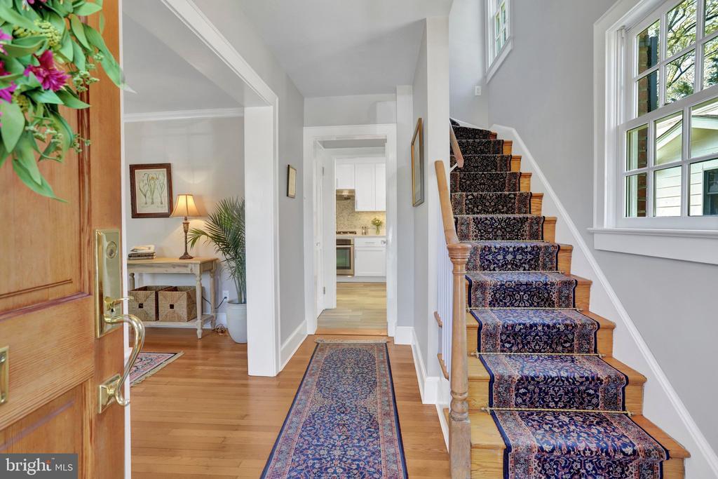 102 W MASON AVENUE