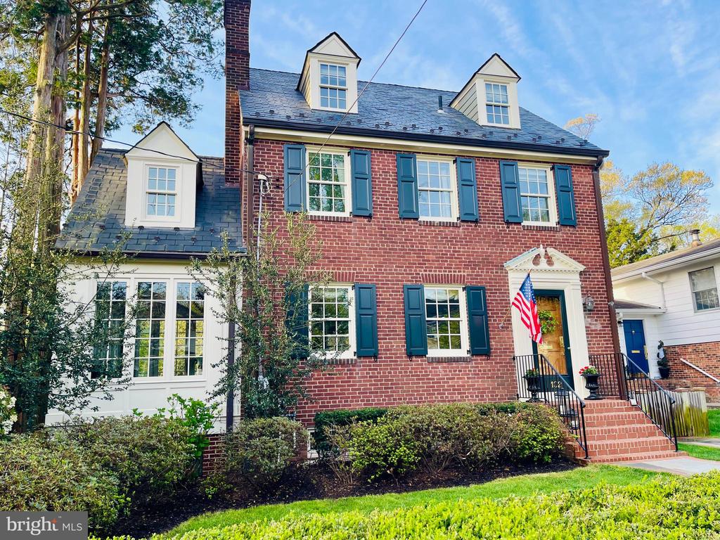 102 W MASON AVENUE