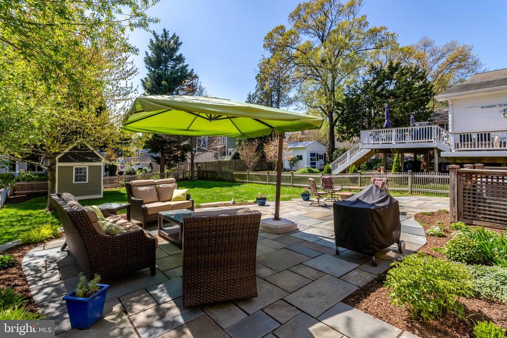 102 W MASON AVENUE
