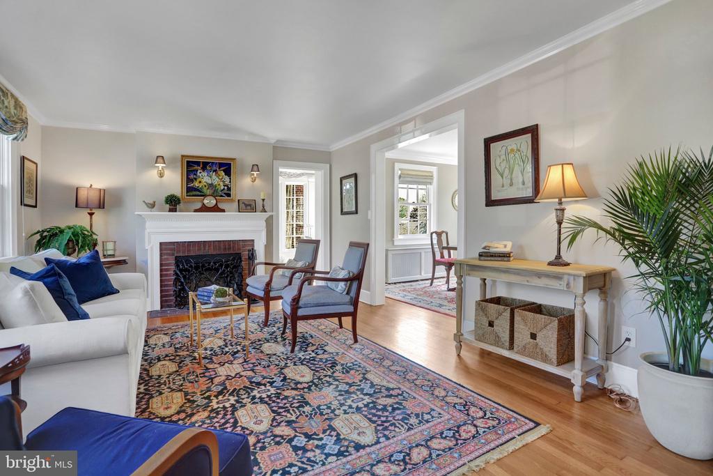 102 W MASON AVENUE