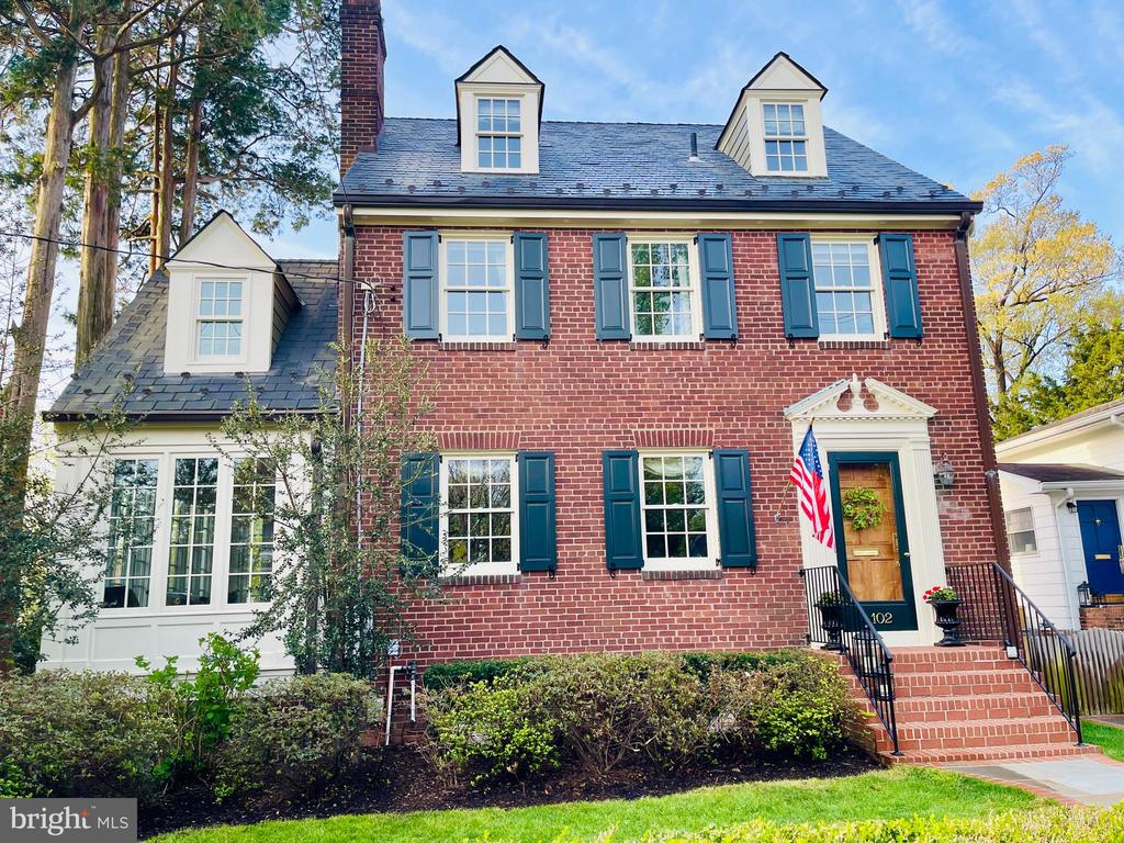 102 W MASON AVENUE