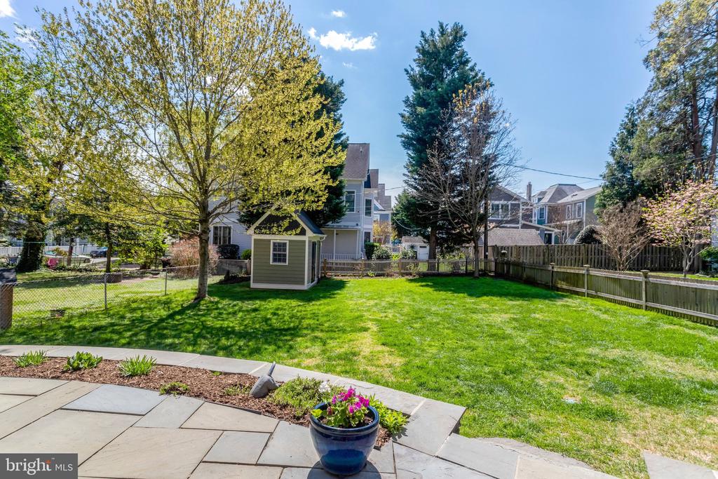 102 W MASON AVENUE